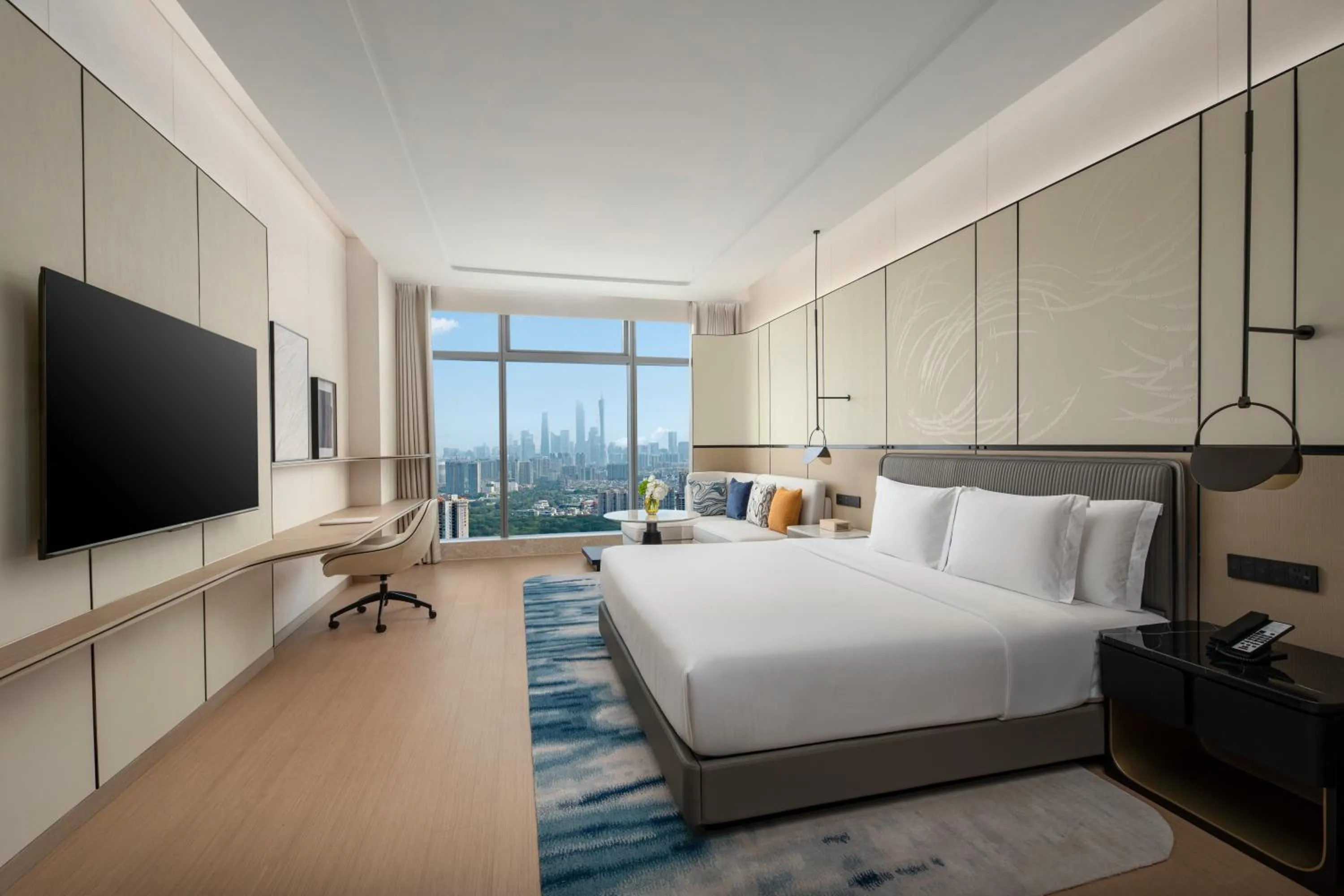 Bedroom, Bed in Crowne Plaza Guangzhou Window of Canton