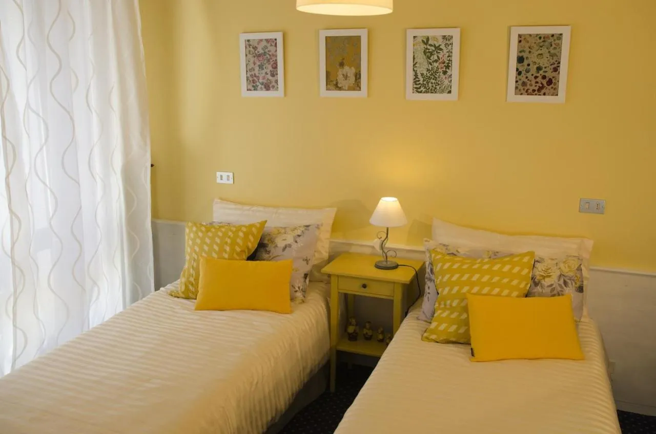 Bed in Albergo al Sole