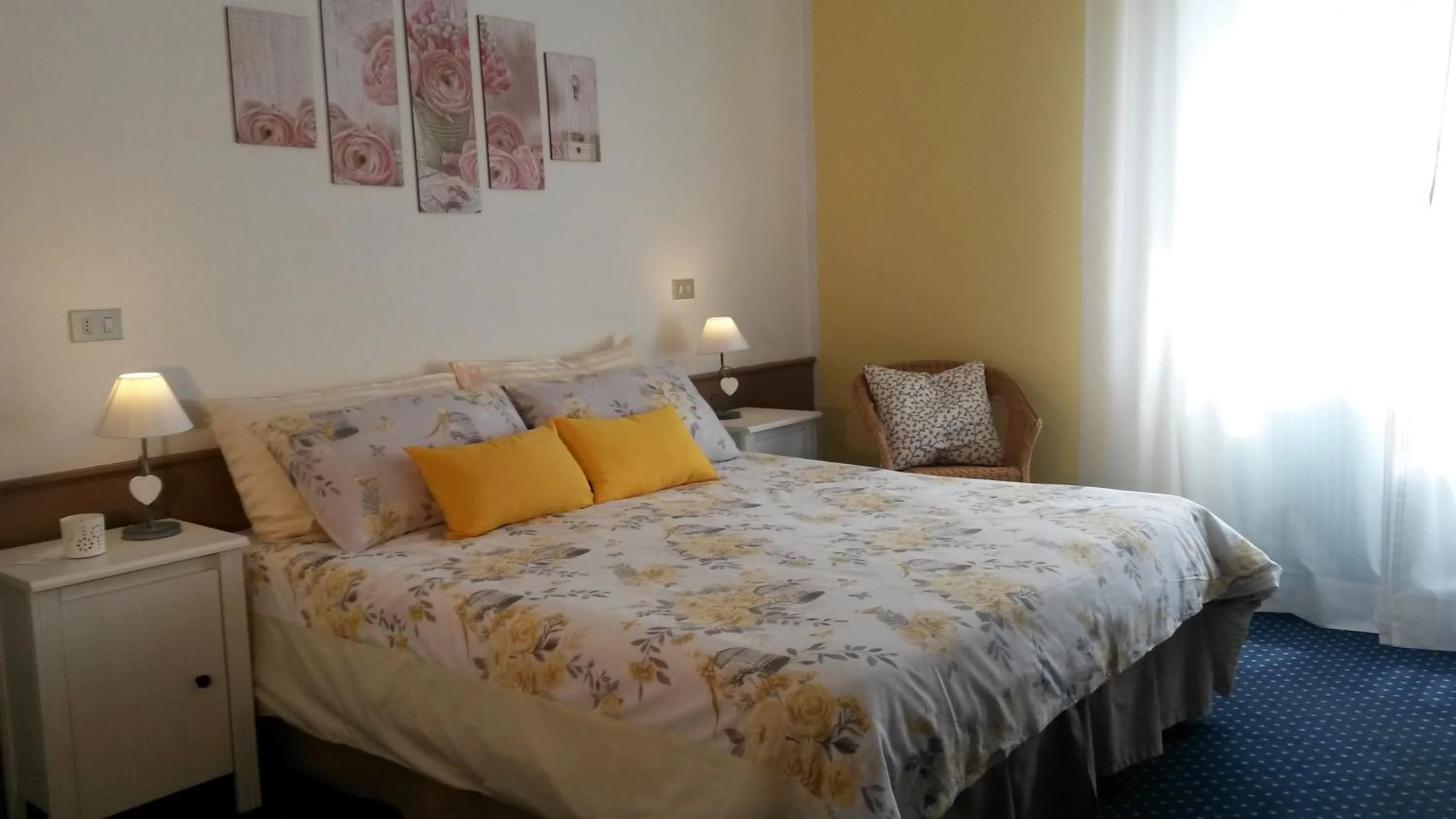 Bed in Albergo al Sole