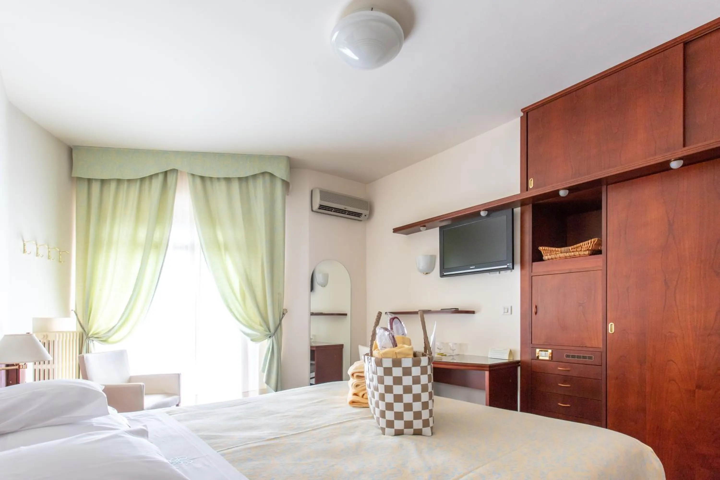 Photo of the whole room, Bed in Hotel Garden Terme