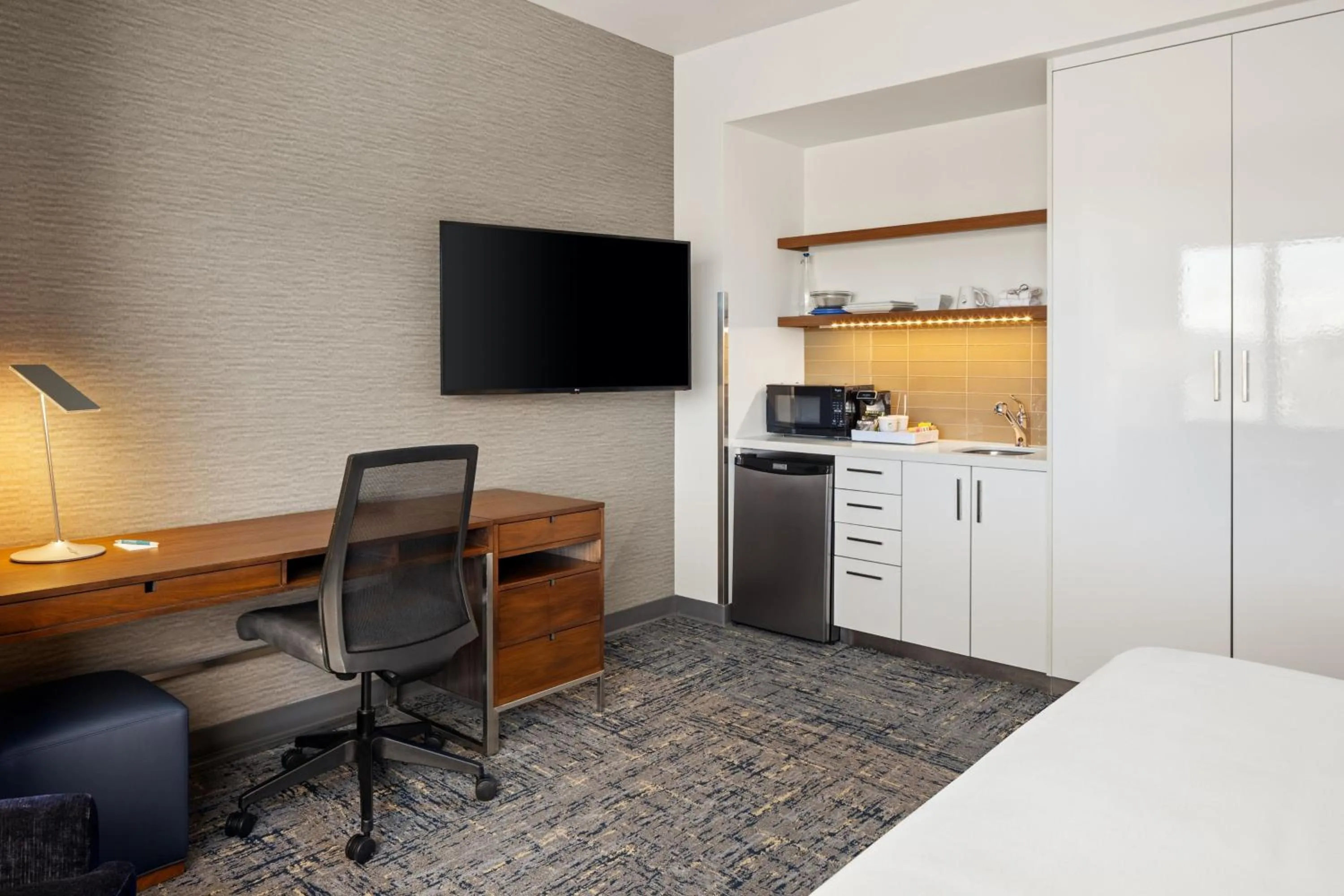 Photo of the whole room in Element Bozeman