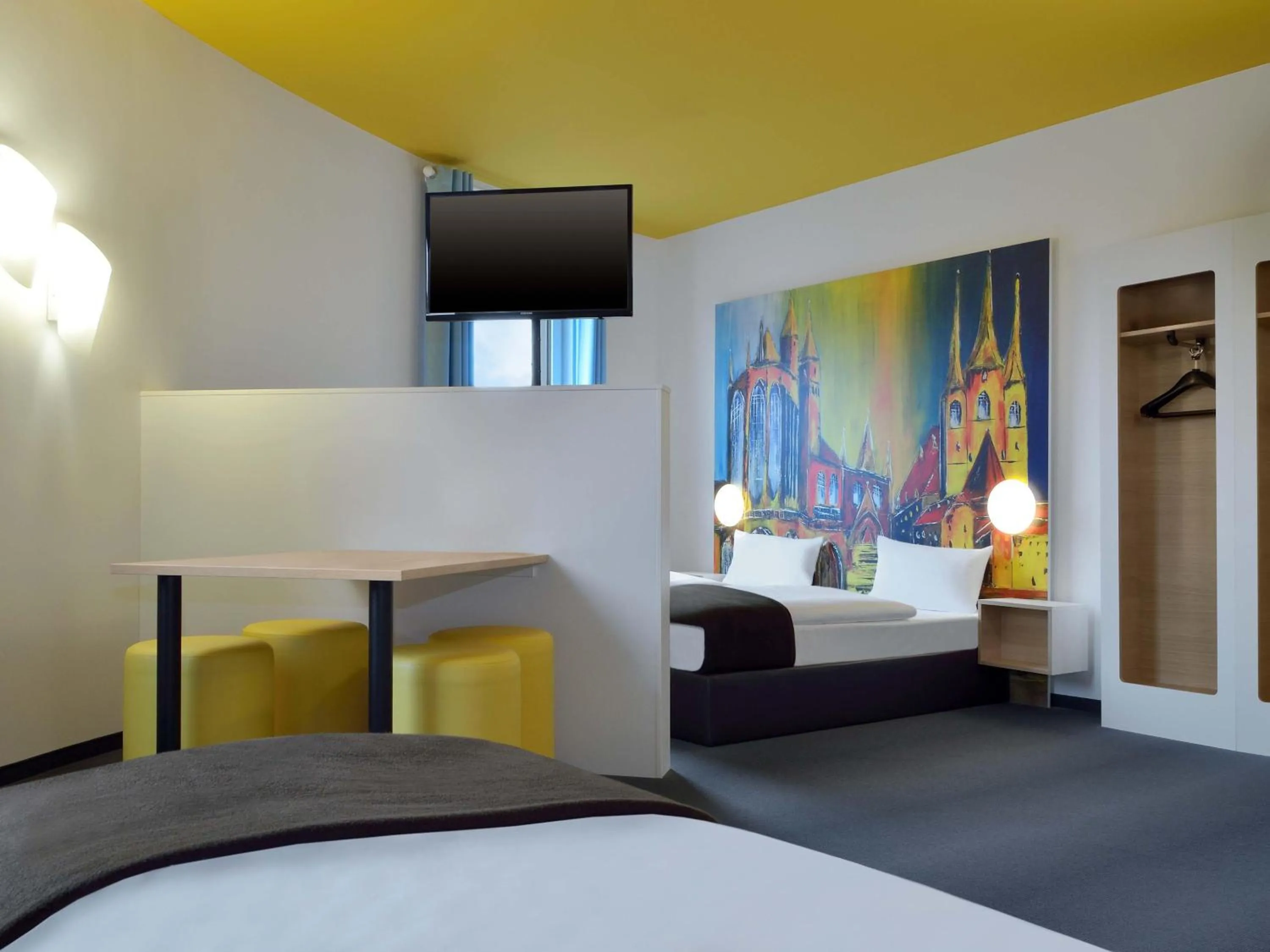 Photo of the whole room, Bed in B&B HOTEL Erfurt-Hbf