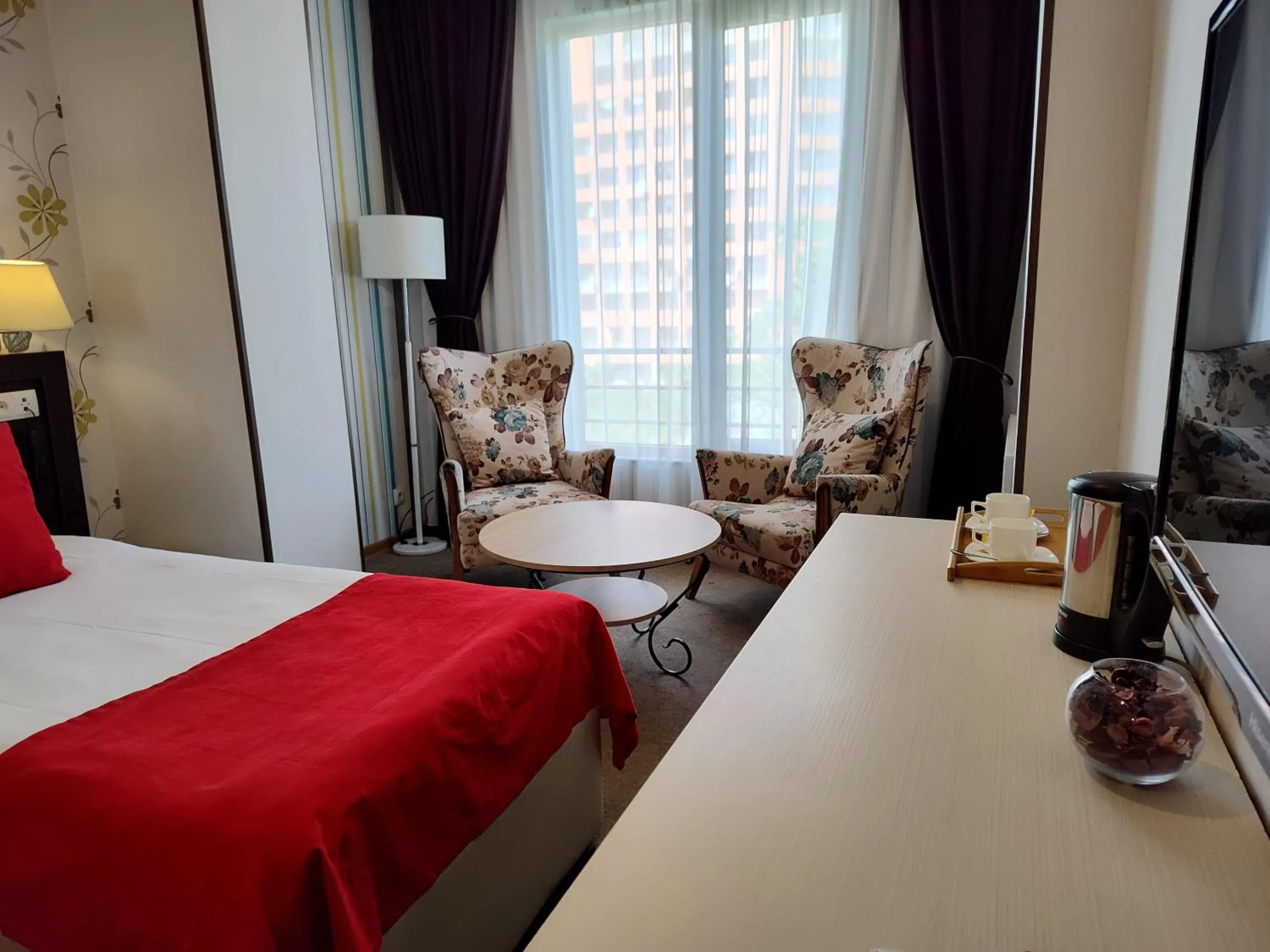 TV and multimedia, Bed in East Gate Boutique Hotel