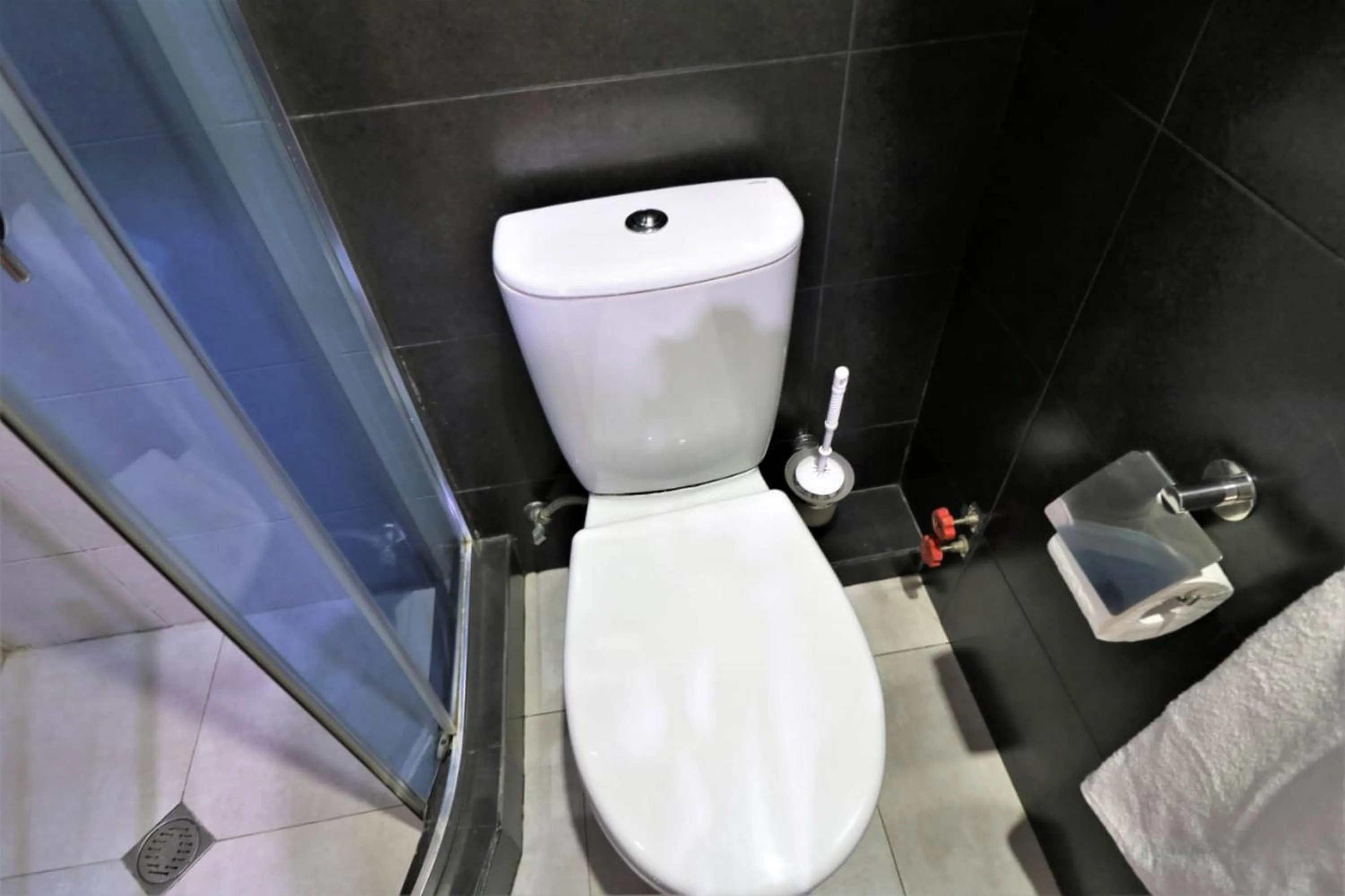 Toilet in East Gate Boutique Hotel