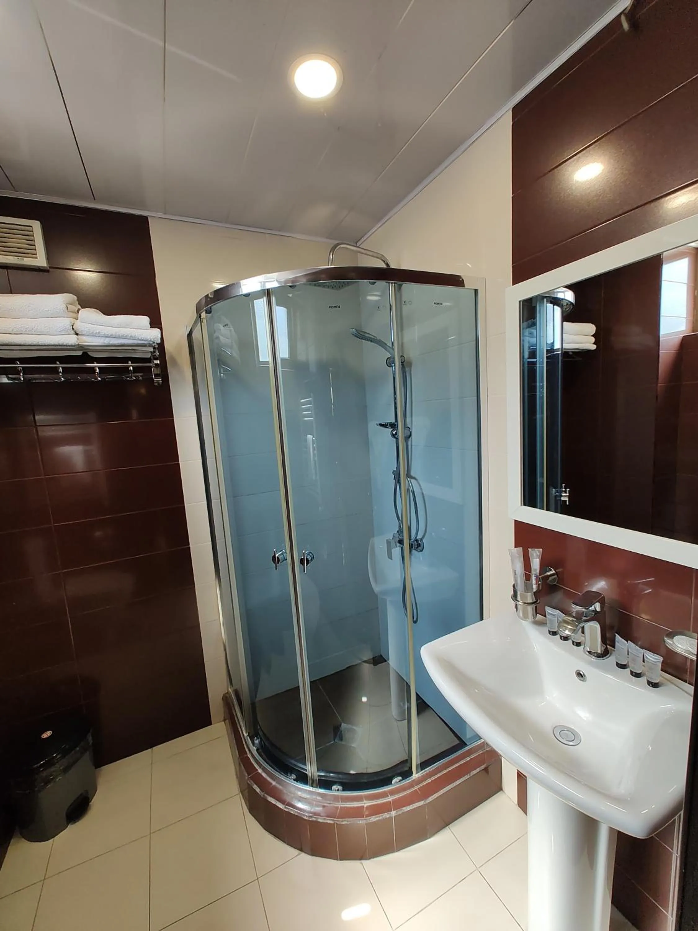 Shower in East Gate Boutique Hotel