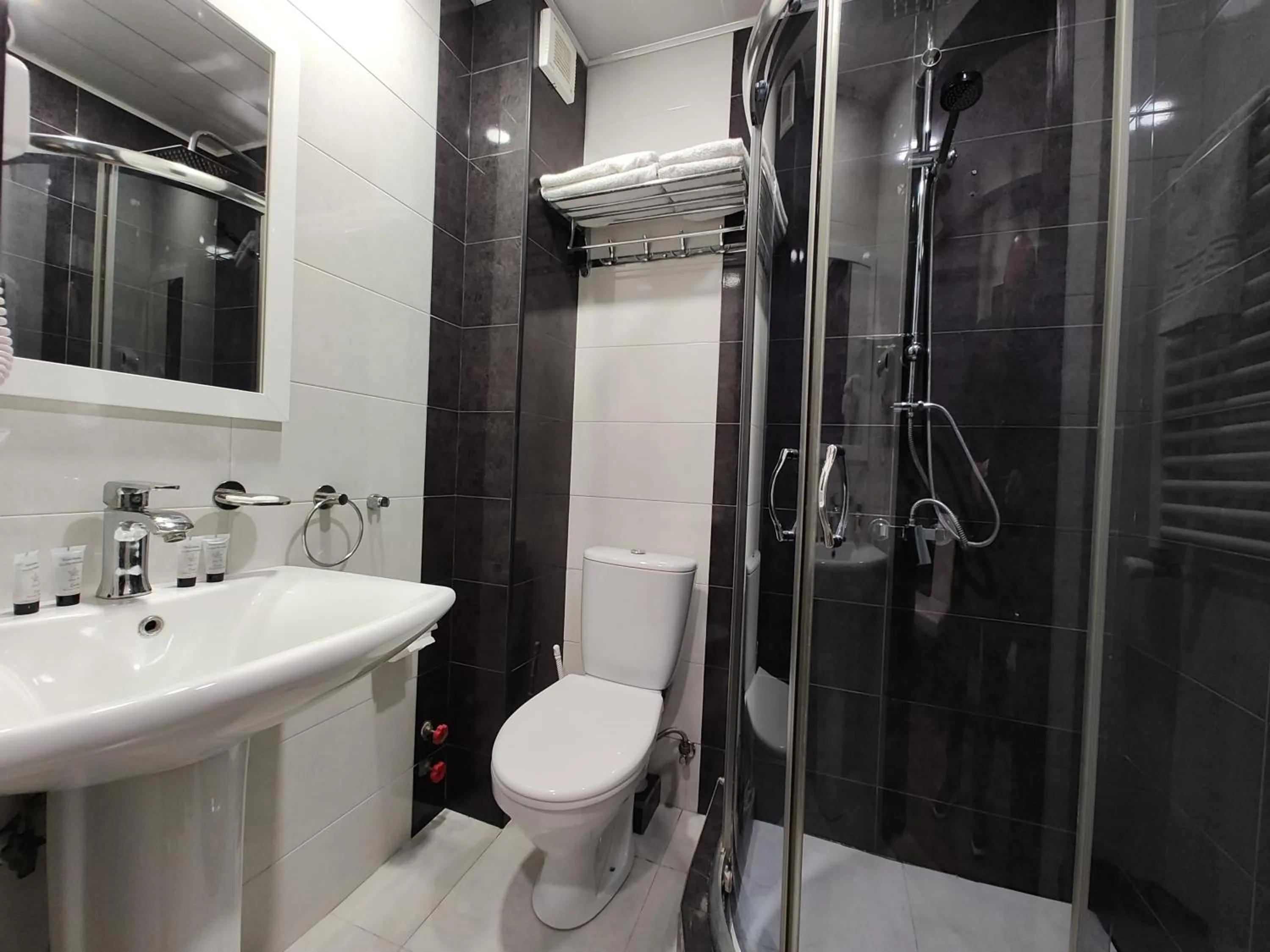 Shower in East Gate Boutique Hotel