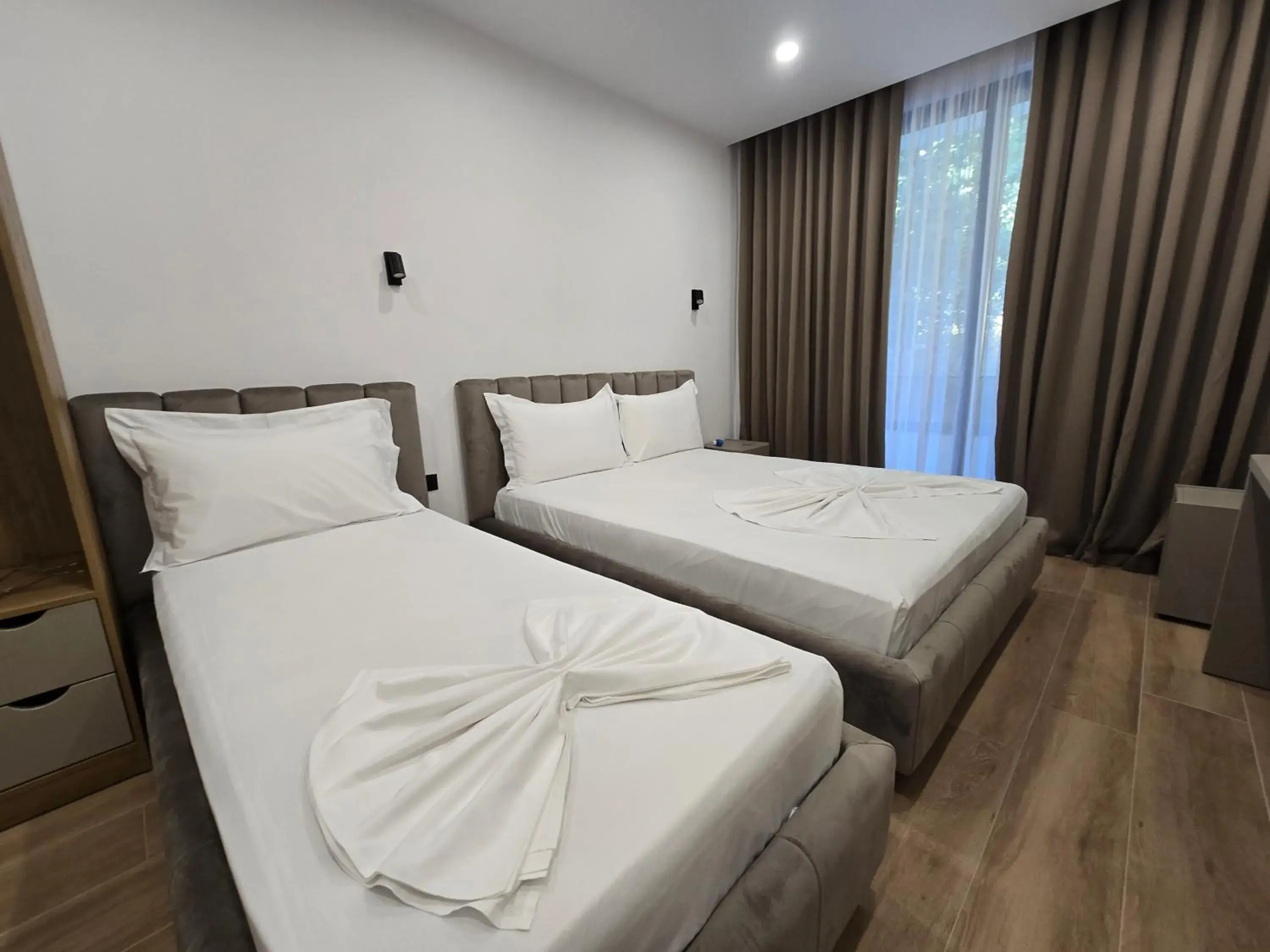 Triple Room with Mountain View in White Hill Radhime Triple Room with Mountain View in White Hill Radhime