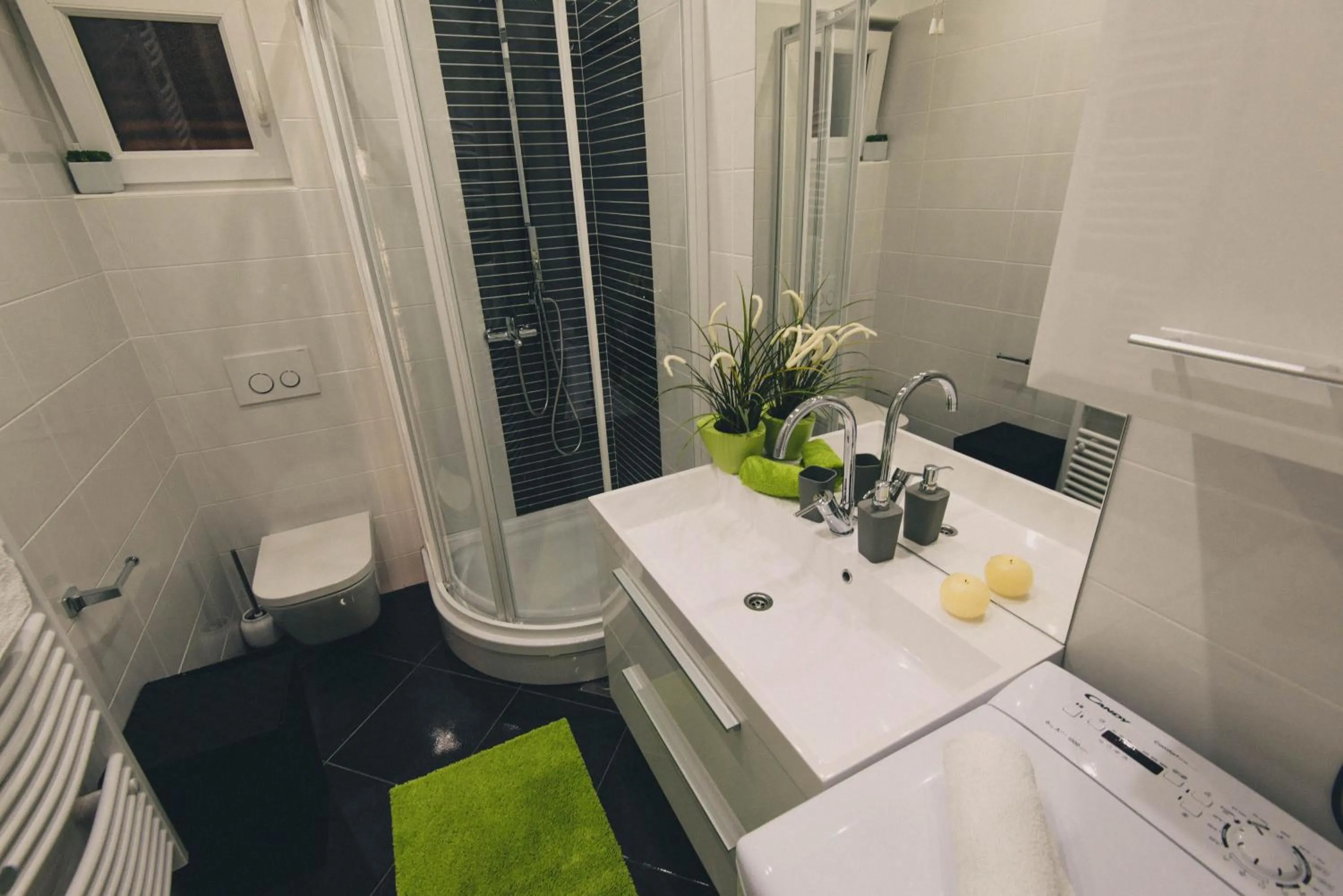 Shower in Apartments Sunny Garden