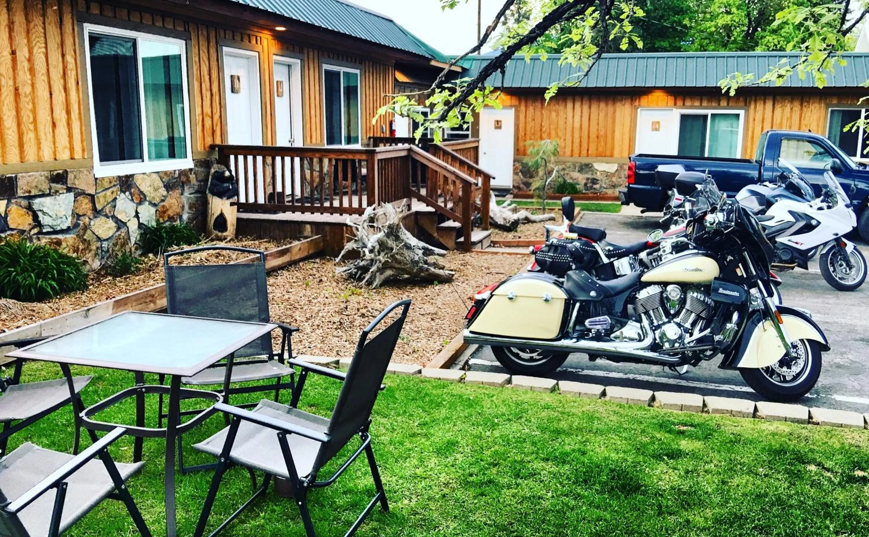 Property building in Evergreen Motel