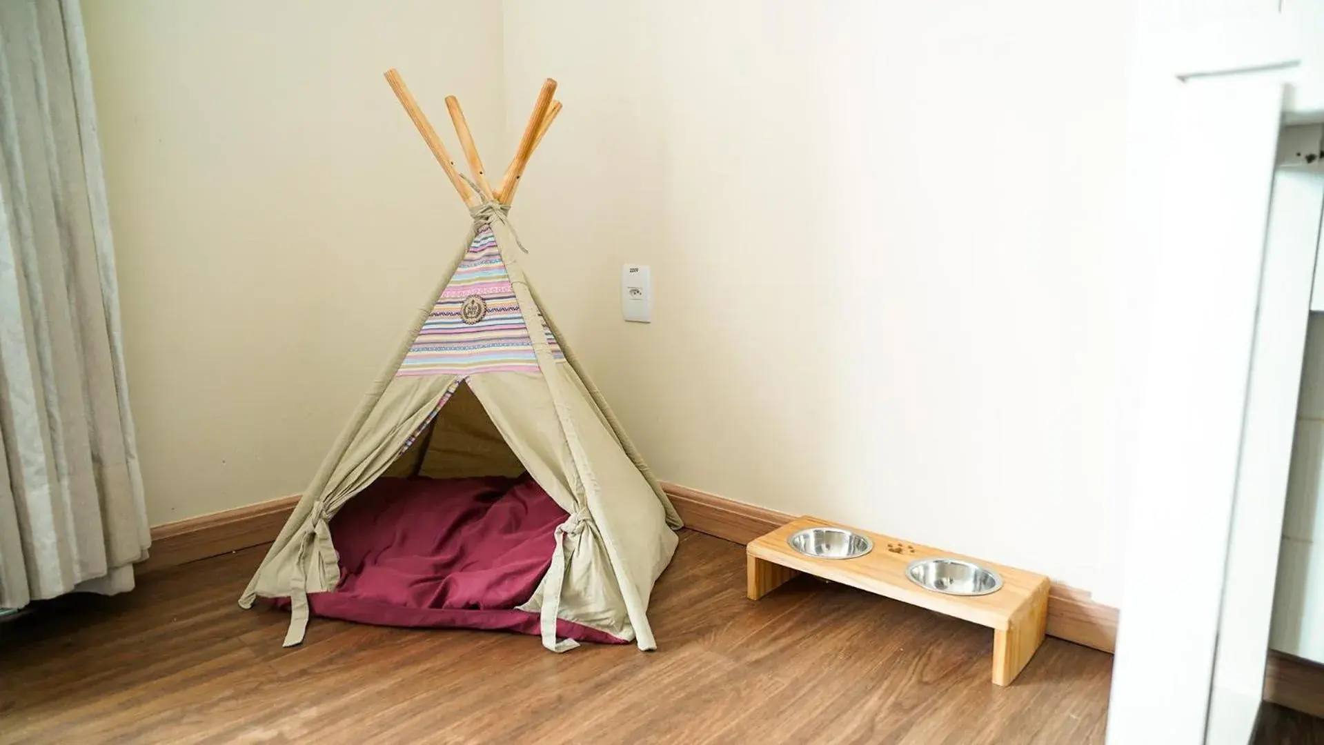 Photo of the whole room in Hot Beach Celebration Photo of the whole room in Hot Beach Celebration