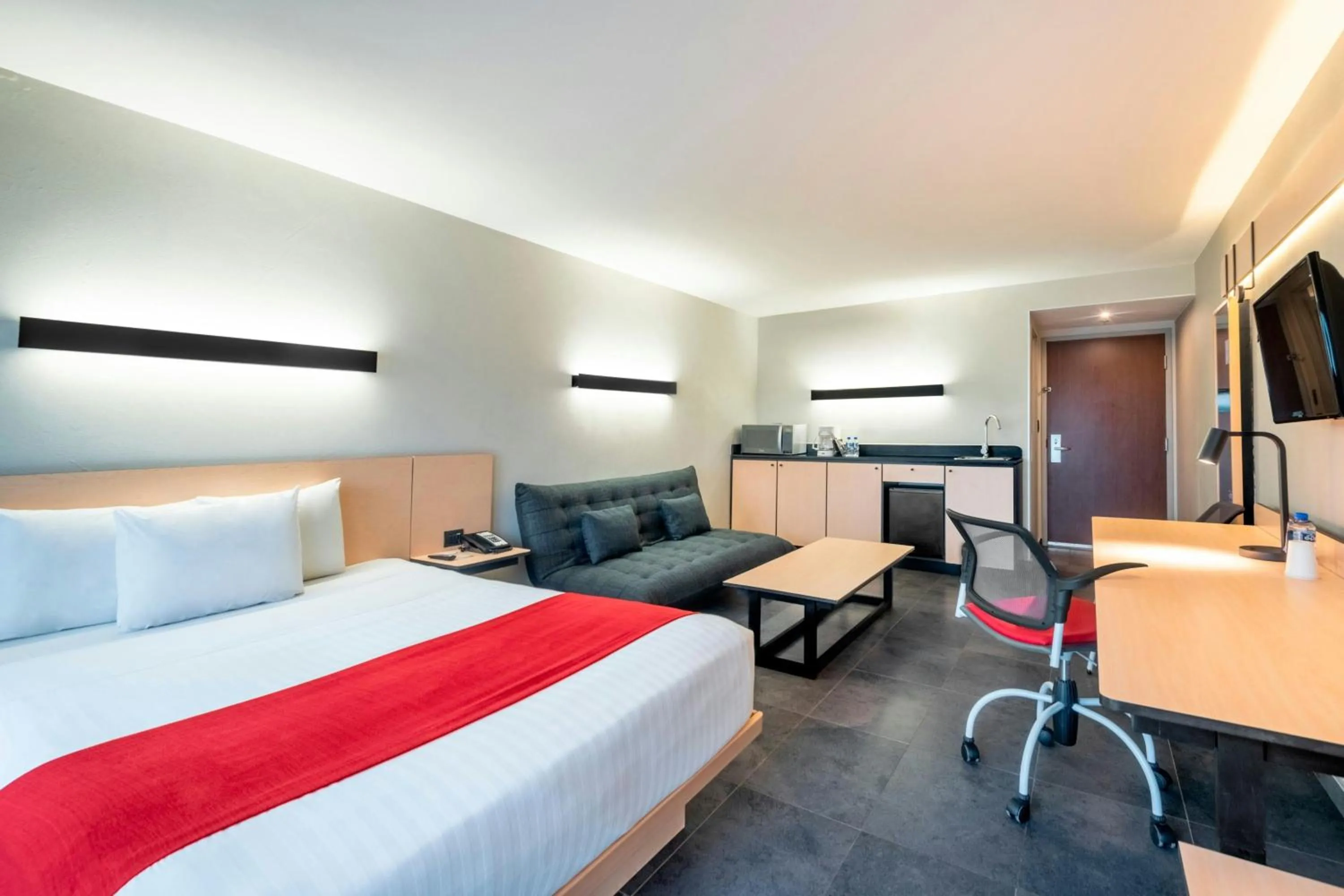 Photo of the whole room, Bed in City Express by Marriott Tuxpan