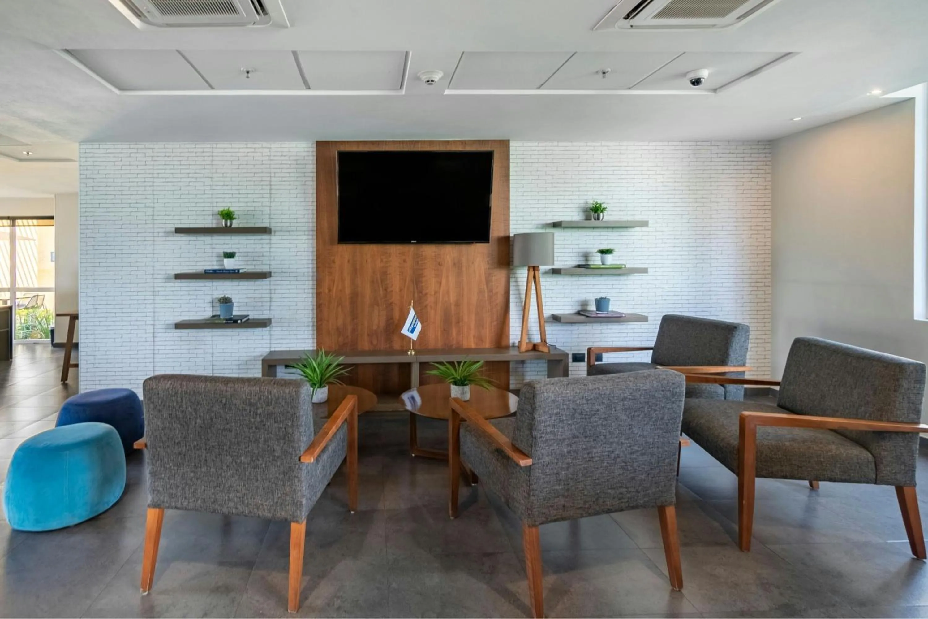 Living room in City Express by Marriott Tuxpan