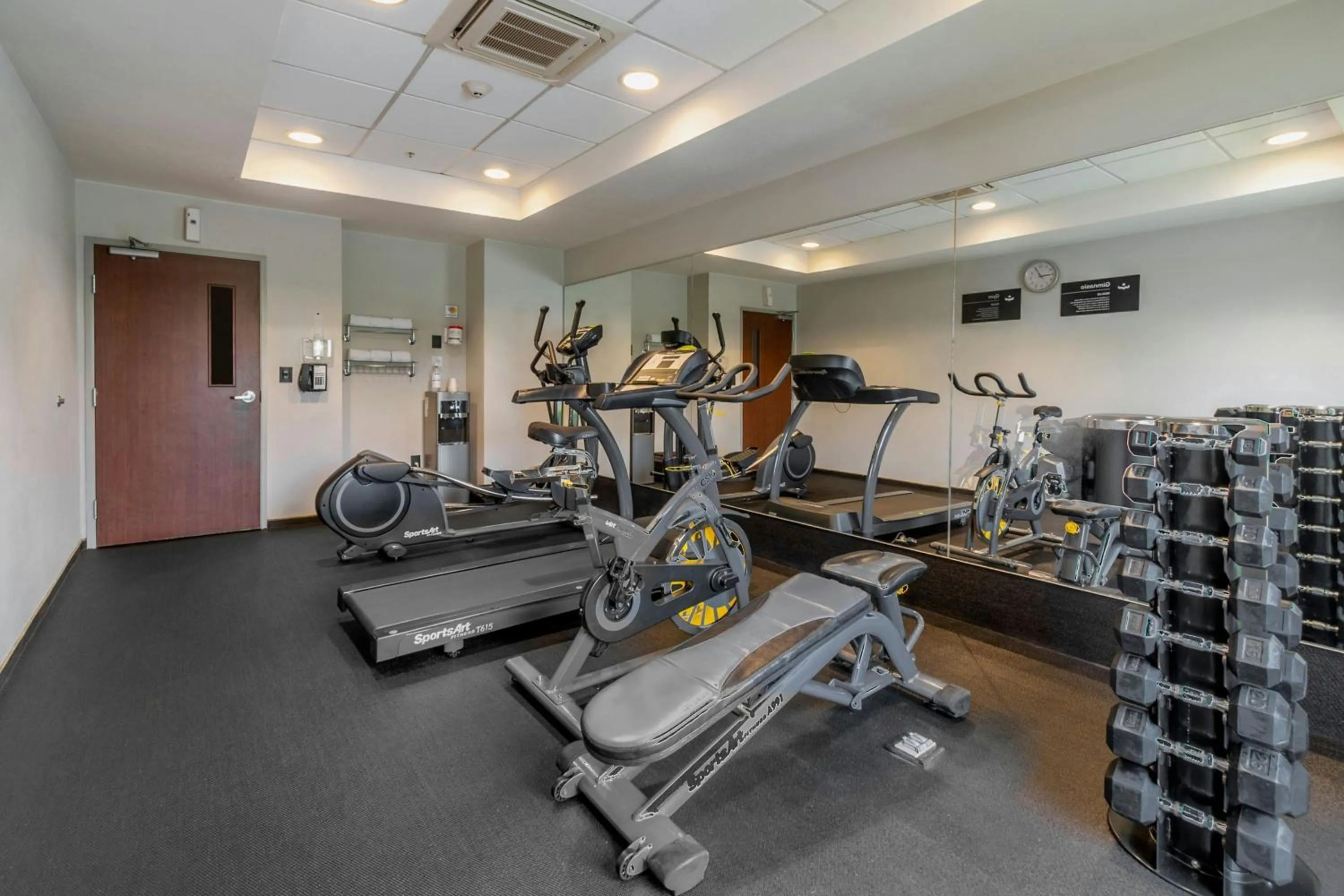 Fitness centre/facilities in City Express by Marriott Tuxpan