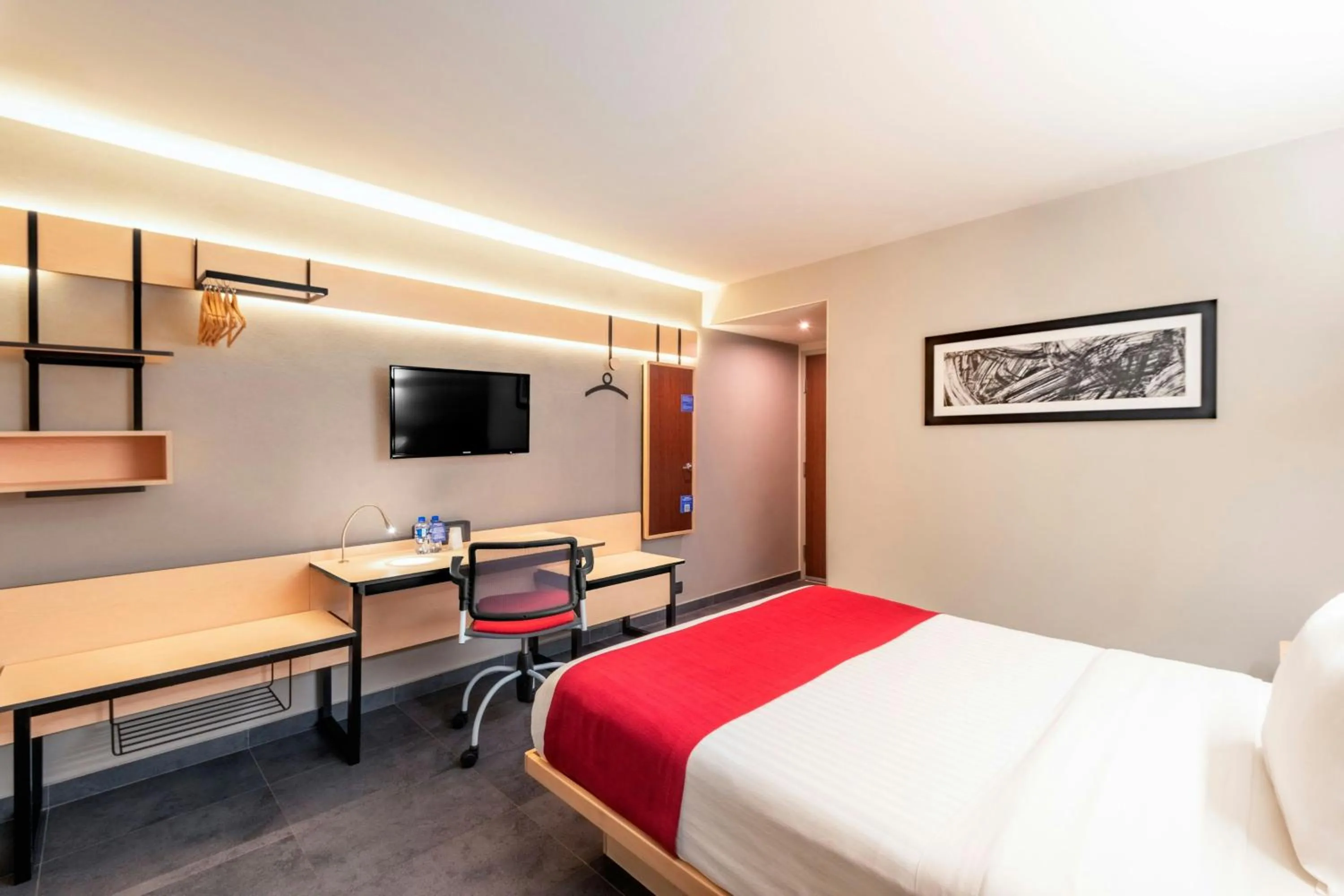 Photo of the whole room, Bed in City Express by Marriott Tuxpan