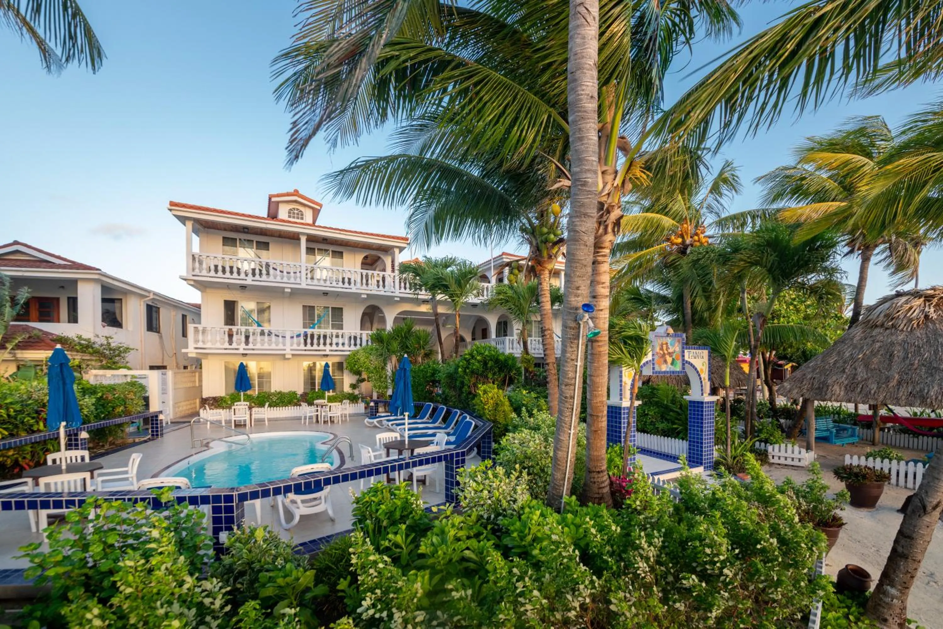 Property building in Blue Tang Inn