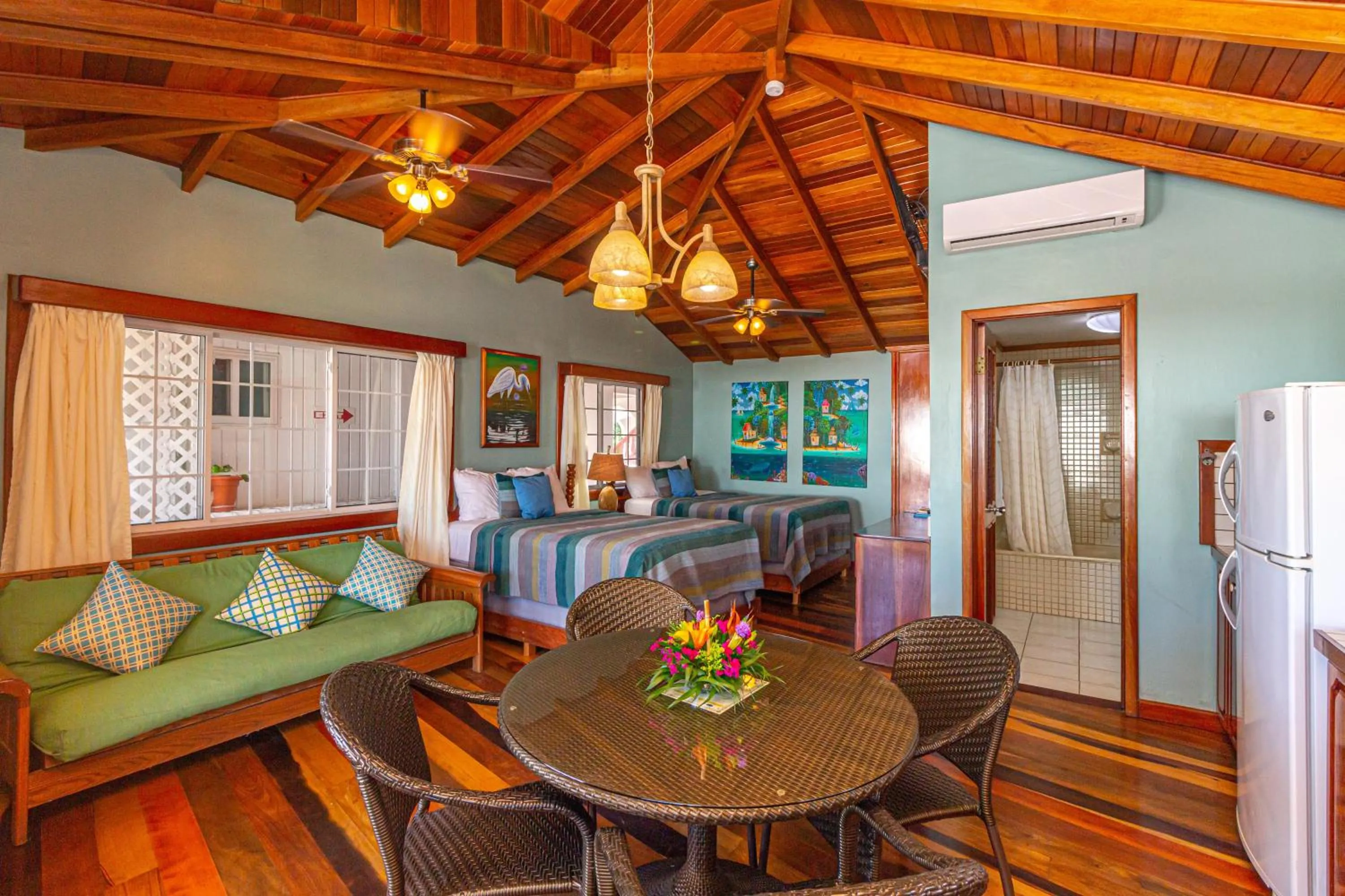 Photo of the whole room in Blue Tang Inn