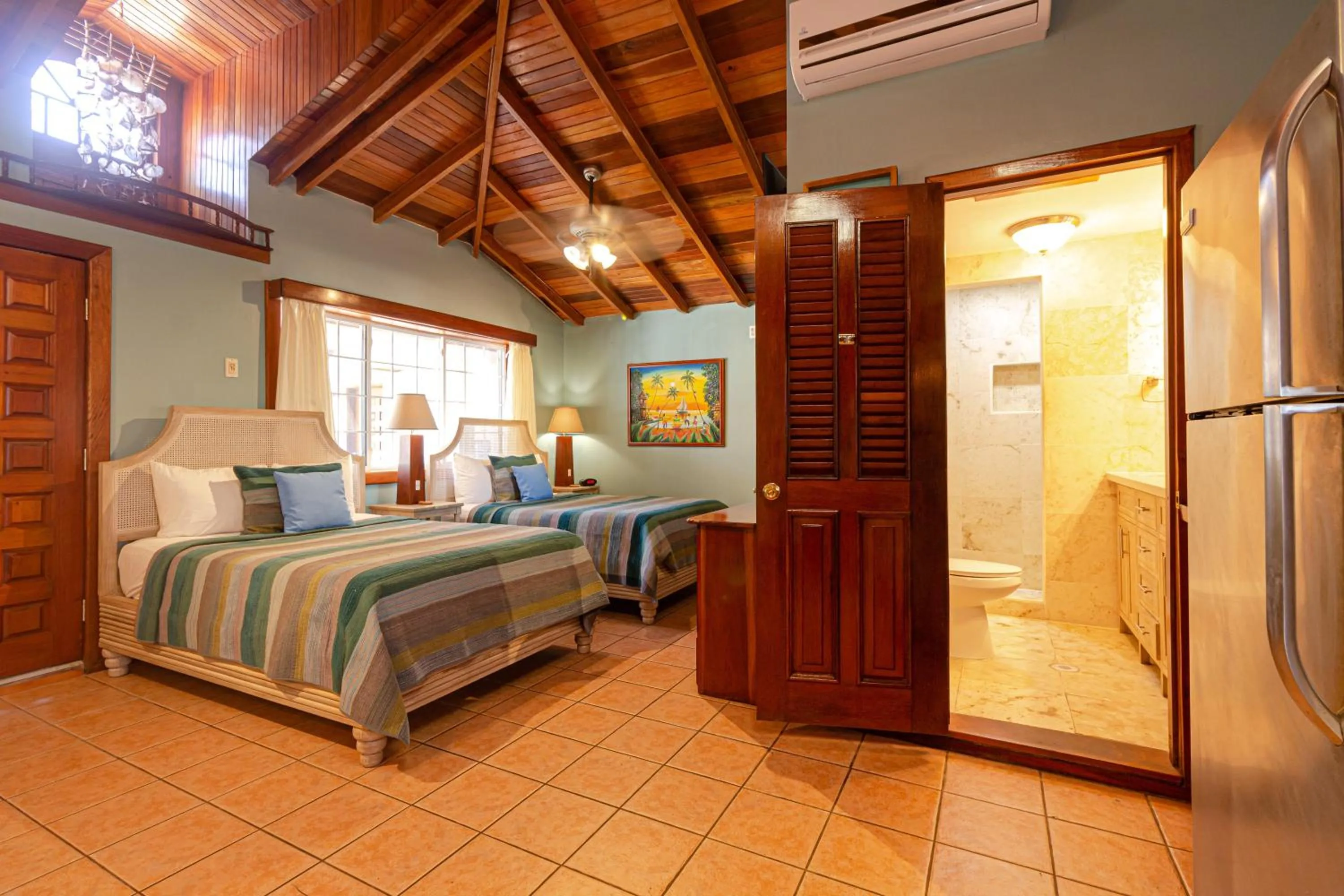 Bedroom, Bed in Blue Tang Inn