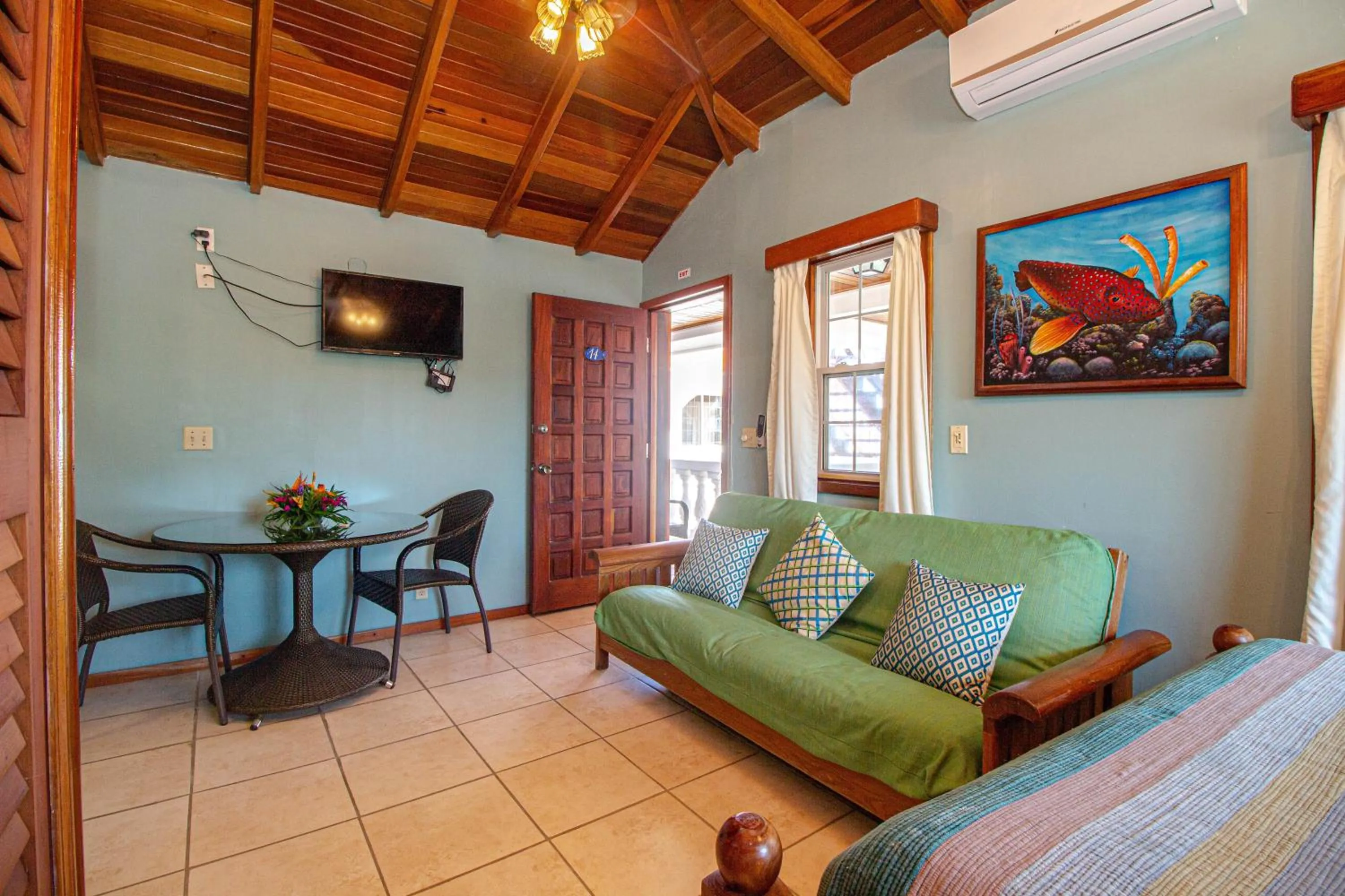 Photo of the whole room in Blue Tang Inn