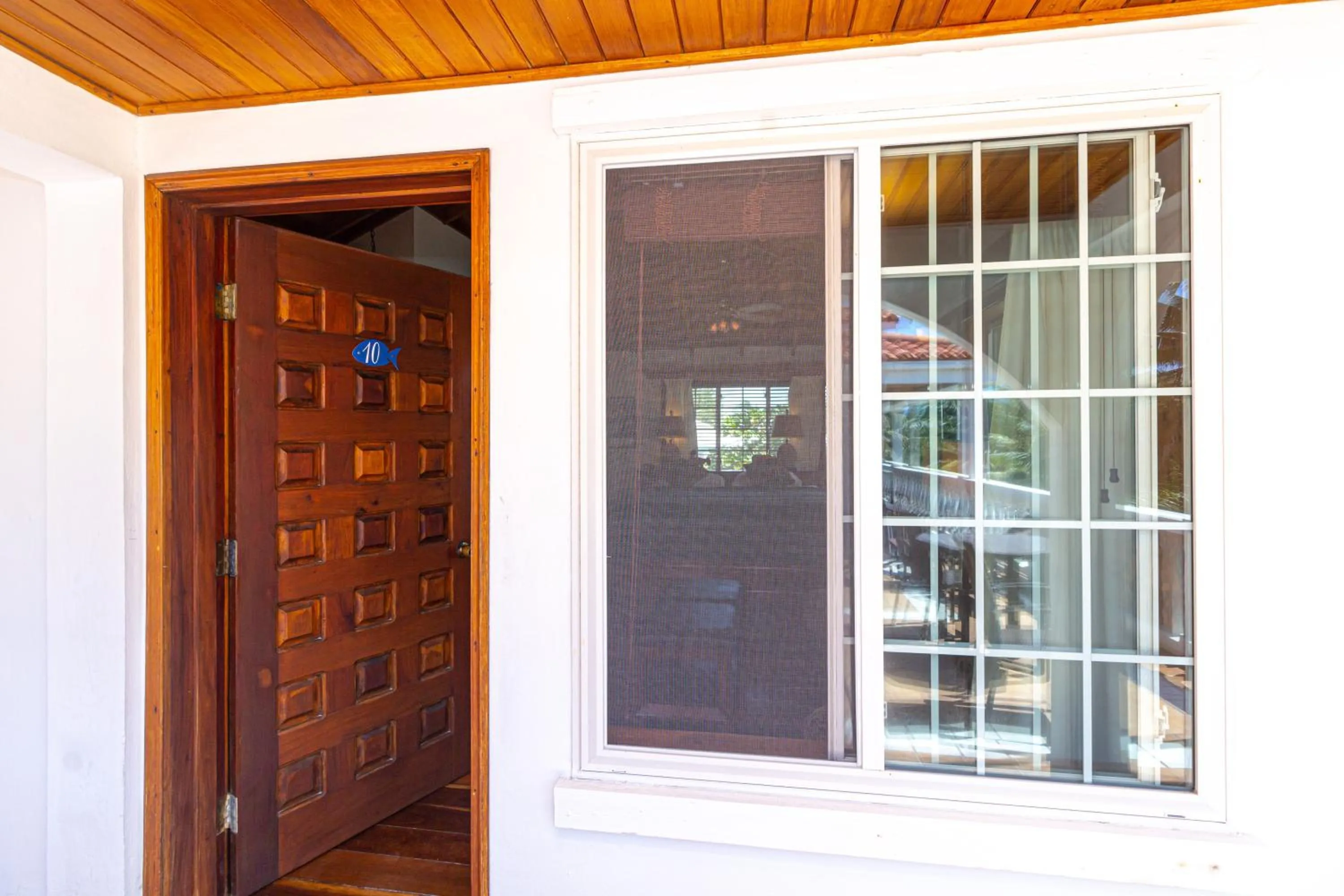 Bedroom in Blue Tang Inn