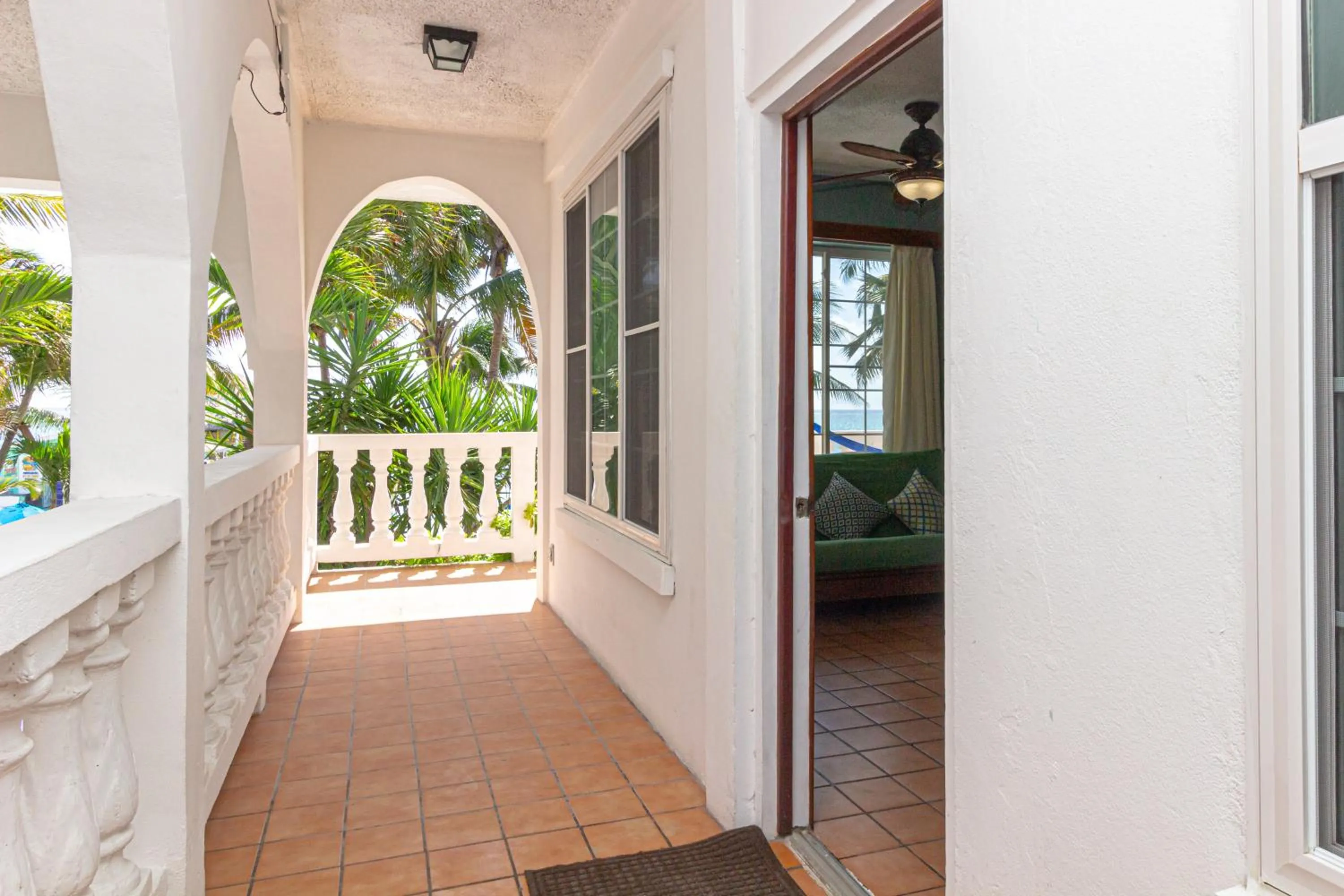 Facade/entrance in Blue Tang Inn