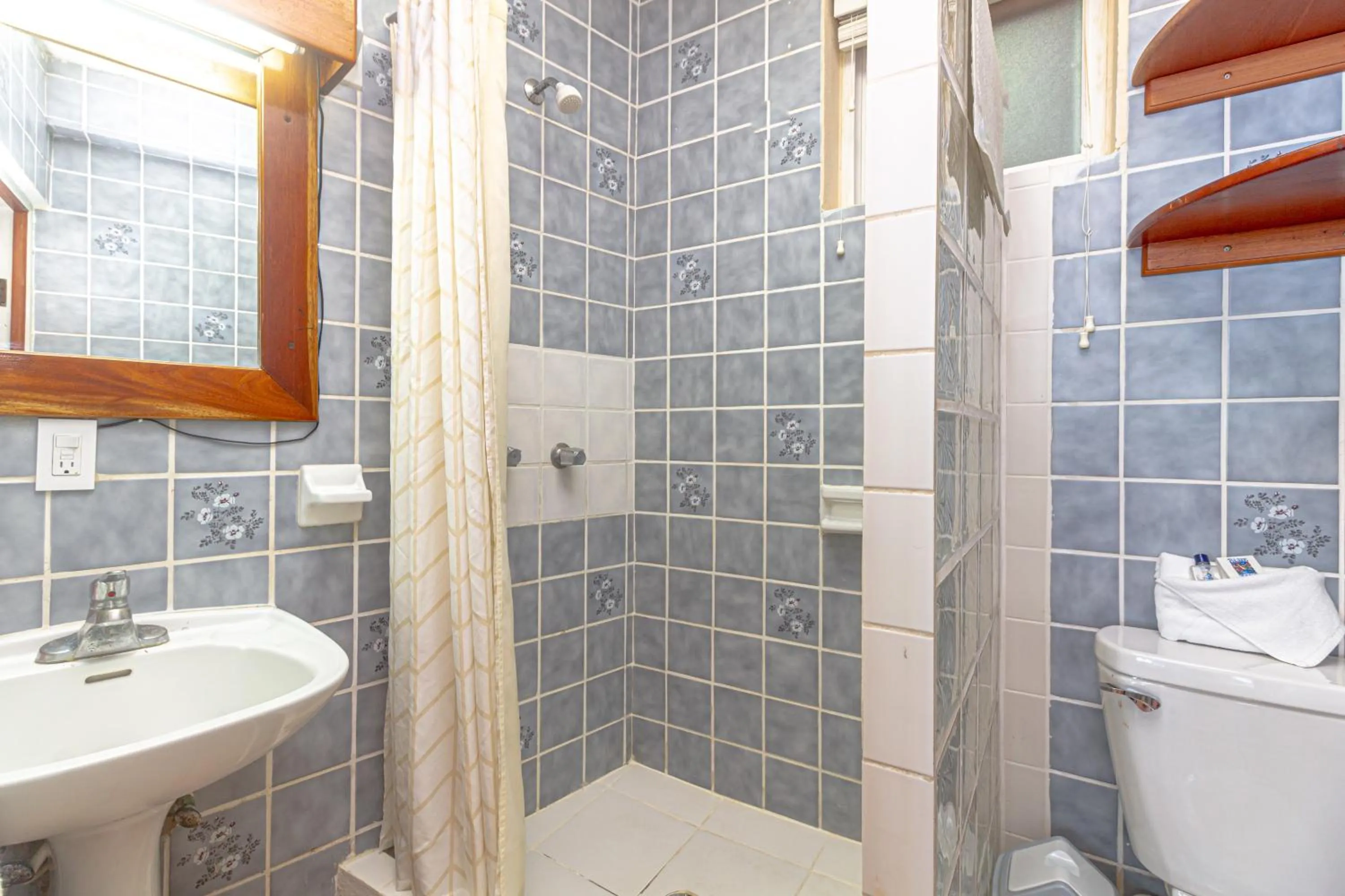 Bathroom in Blue Tang Inn