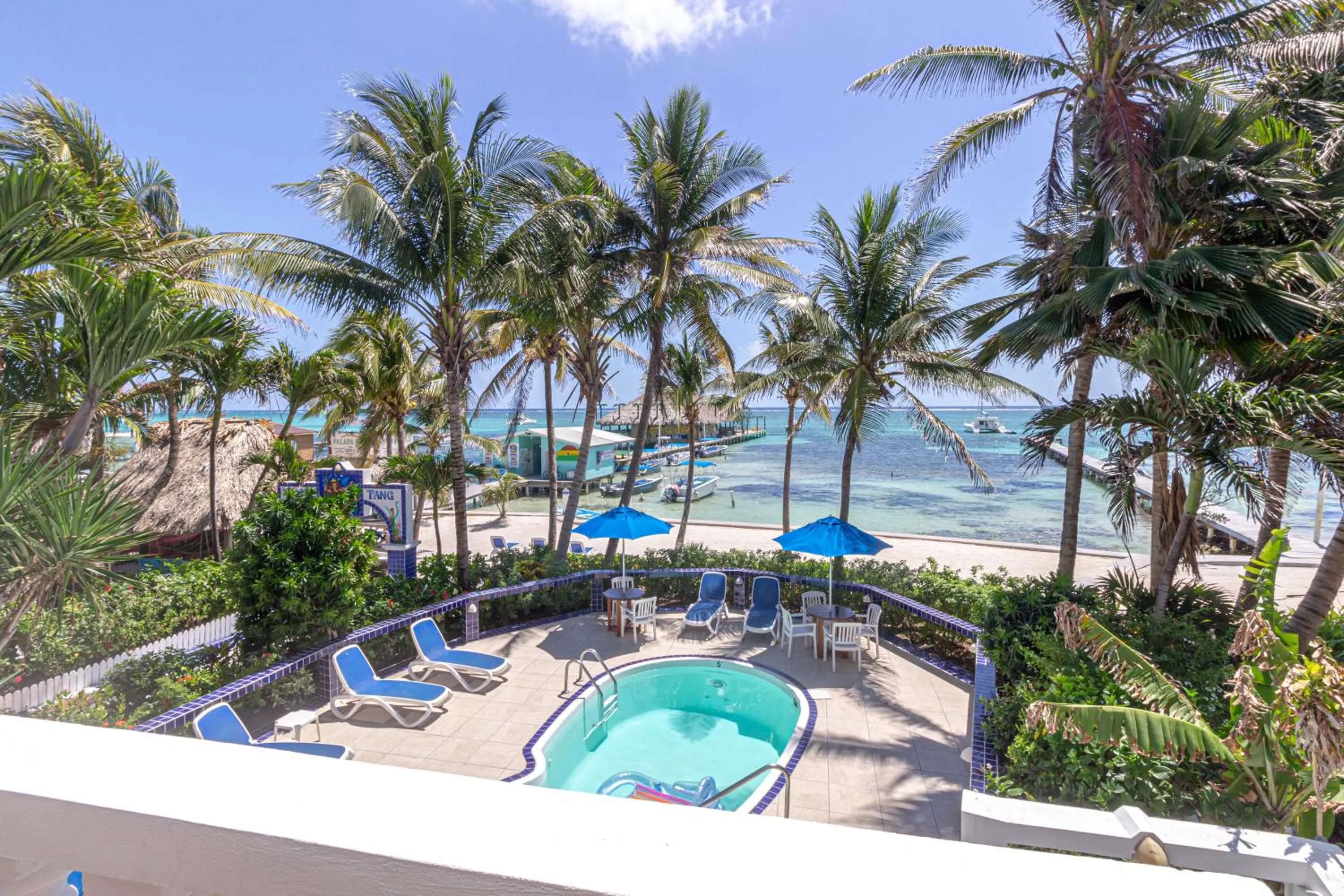 Balcony/Terrace in Blue Tang Inn