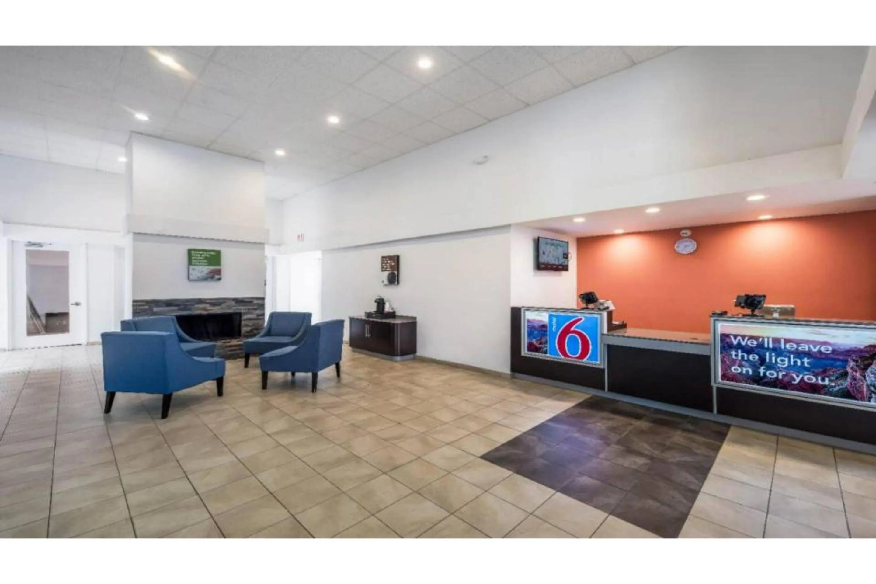 Lobby or reception in Studio 6 Irving, TX - Irving DFW Airport East