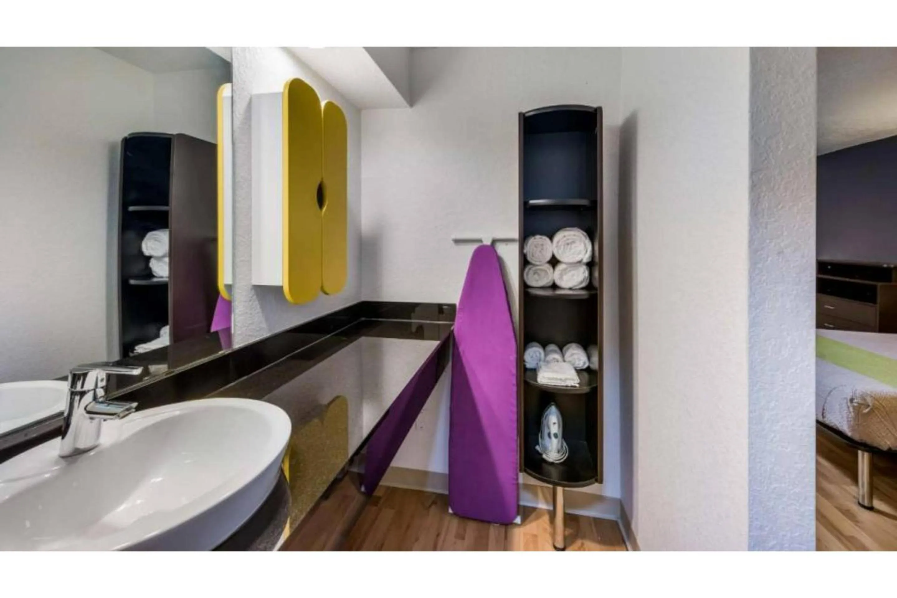 Bathroom in Studio 6 Irving, TX - Irving DFW Airport East