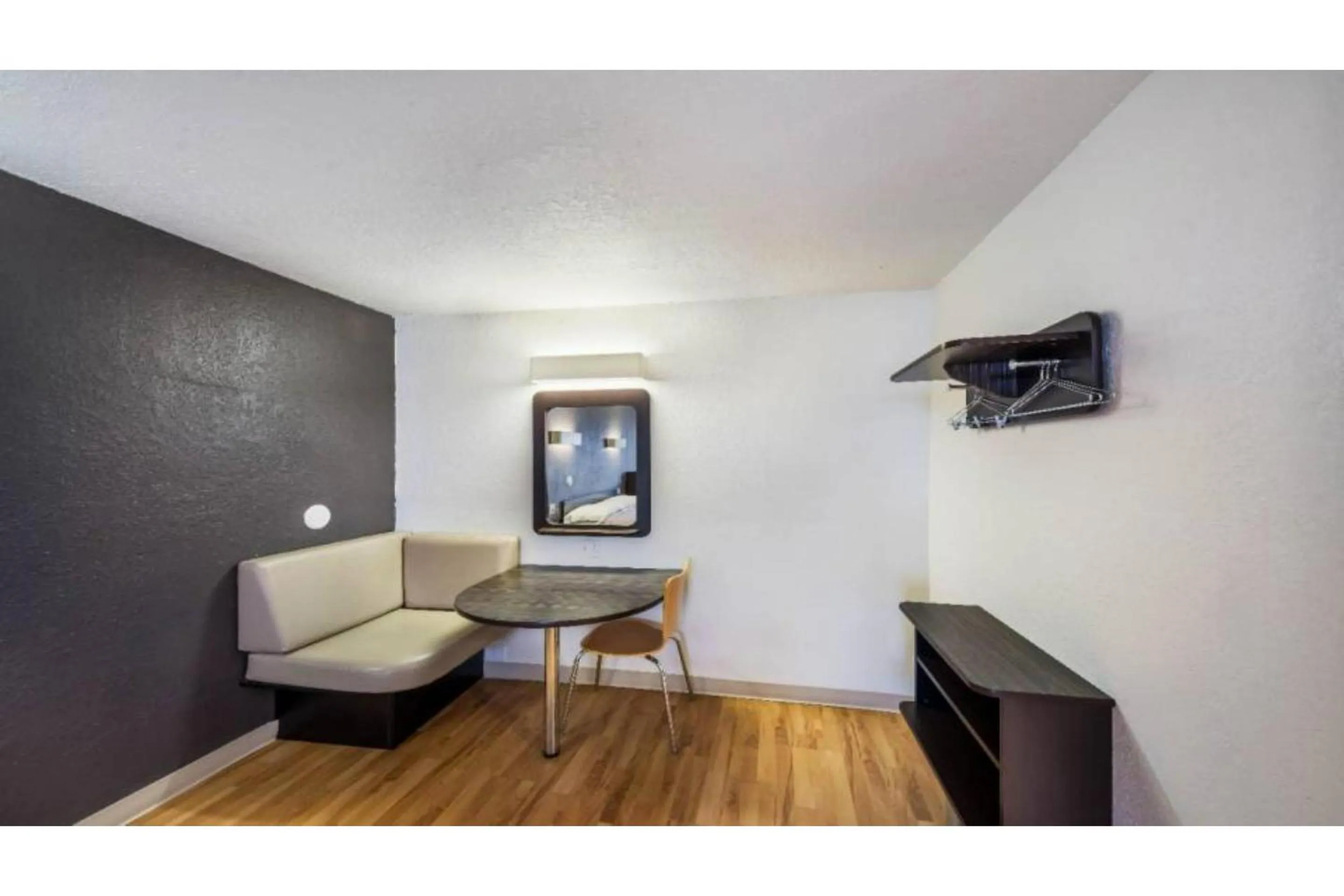 Area and facilities in Studio 6 Irving, TX - Irving DFW Airport East