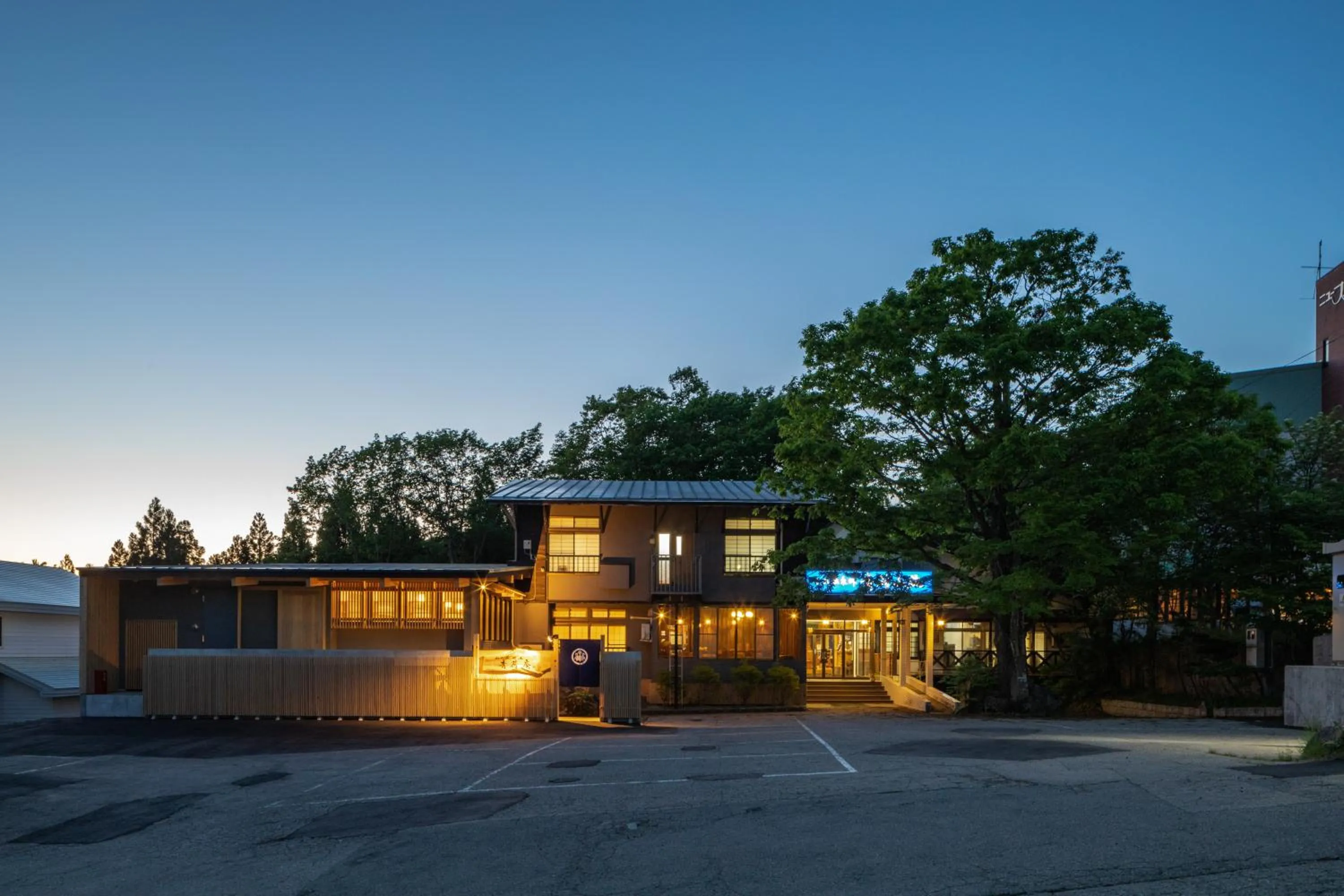 Property building in Aoni Sanso