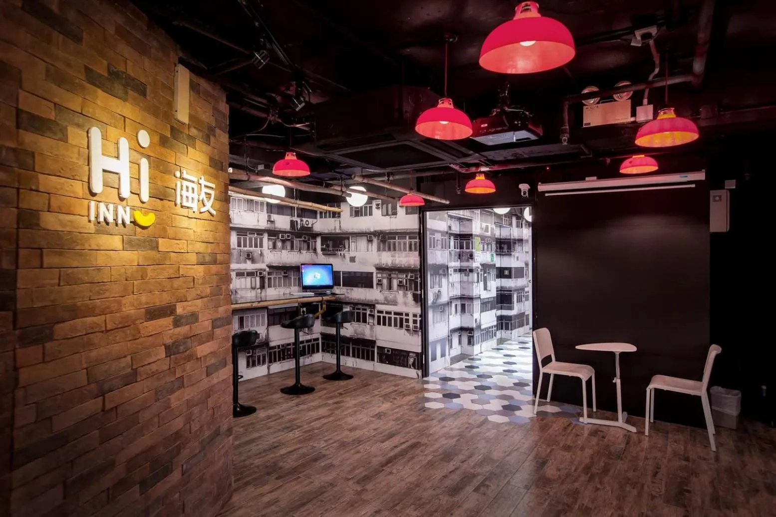 Lounge or bar in Yesinn @YMT