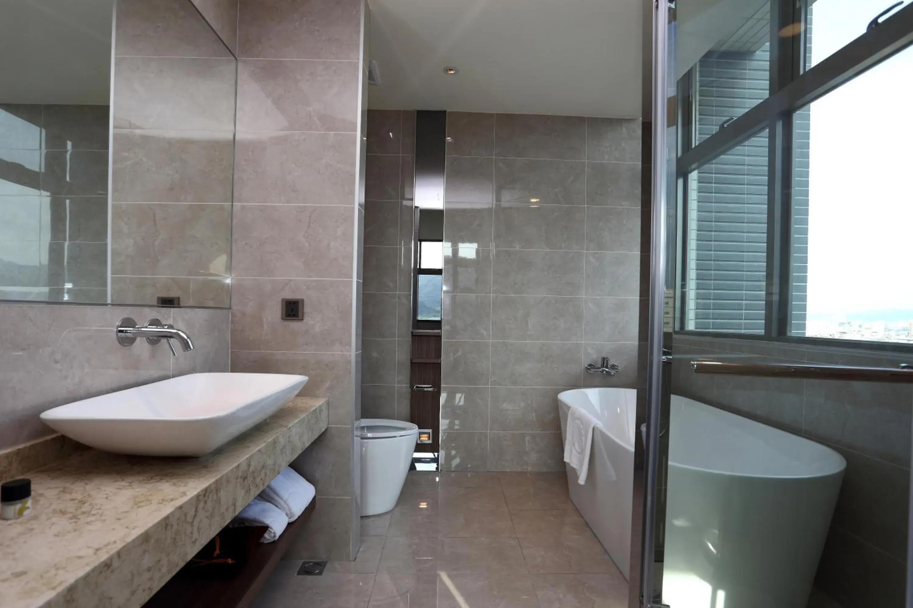 Shower, Bathroom in Hotel Intrendy