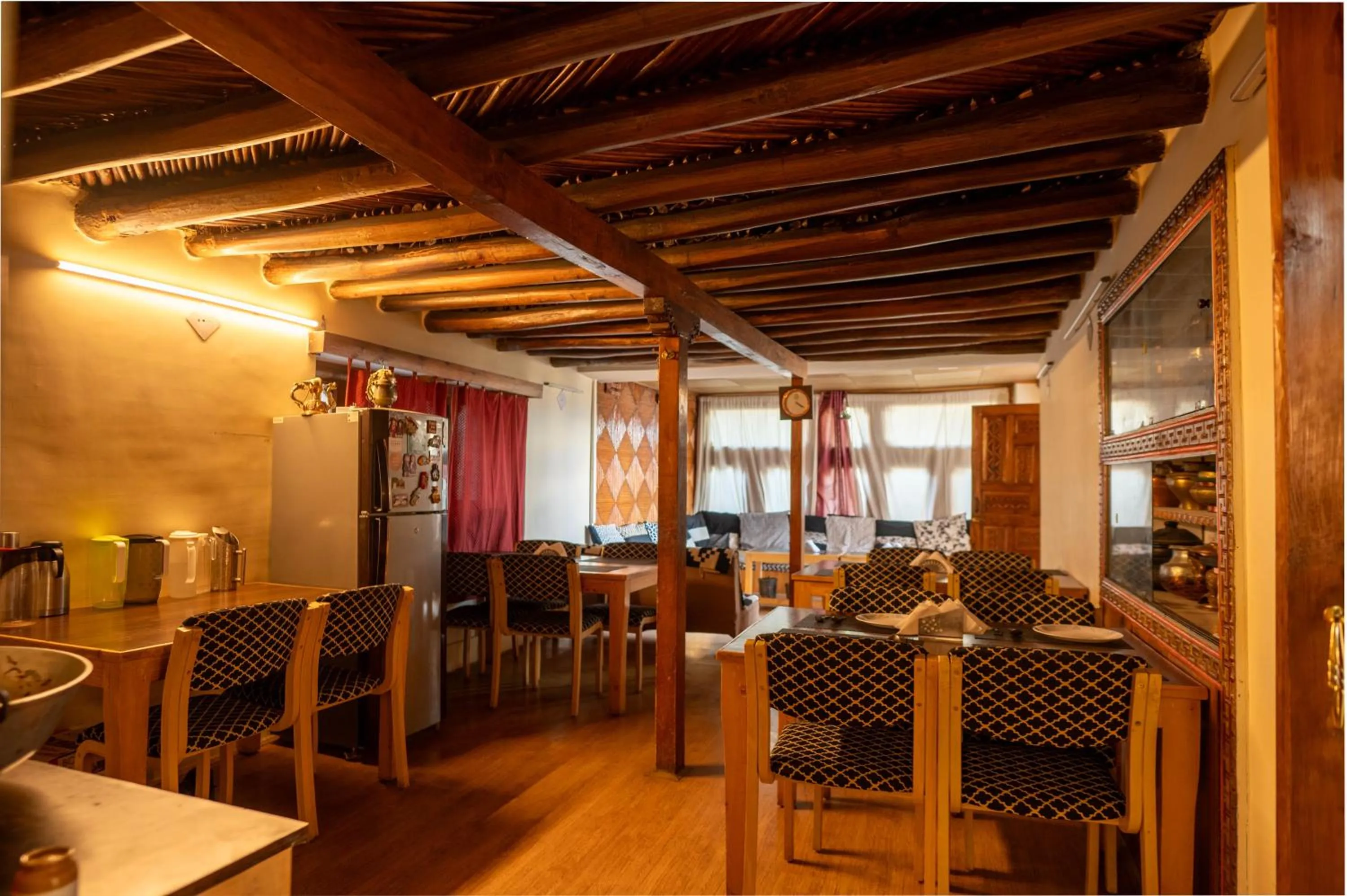 Restaurant/places to eat in Sangto Green Guest House