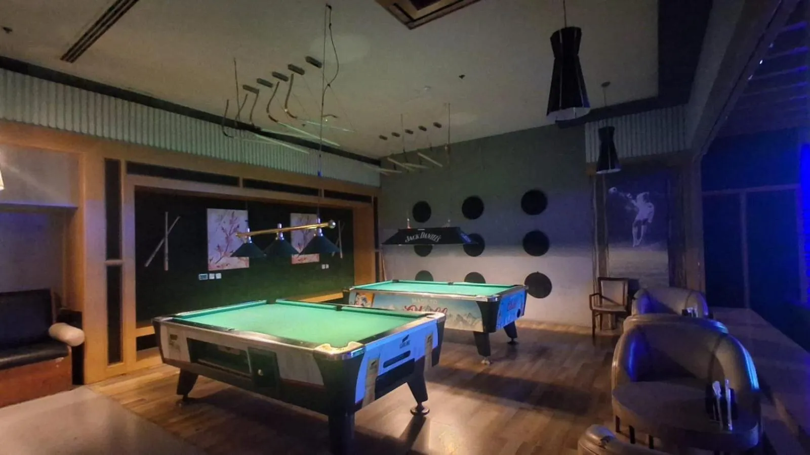 Restaurant/places to eat in Ramee Rose Hotel