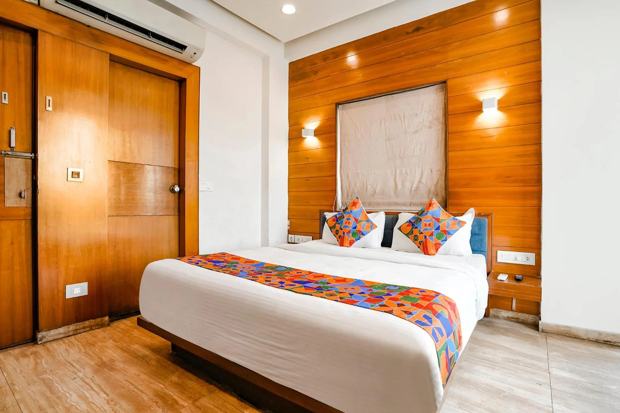 Bed in FabHotel Kyra - Near Airport Road