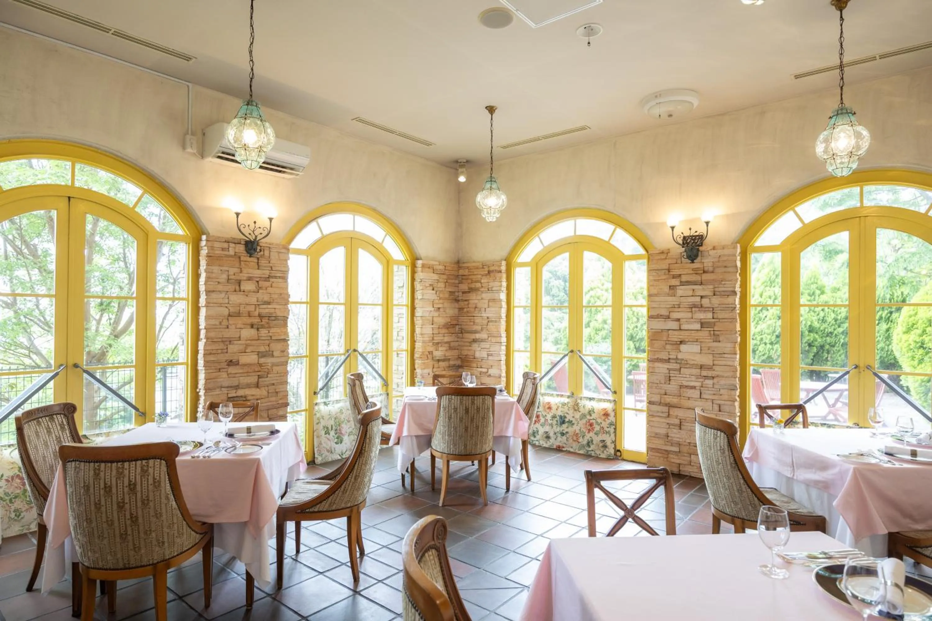 Restaurant/places to eat in Auberge Le Temps