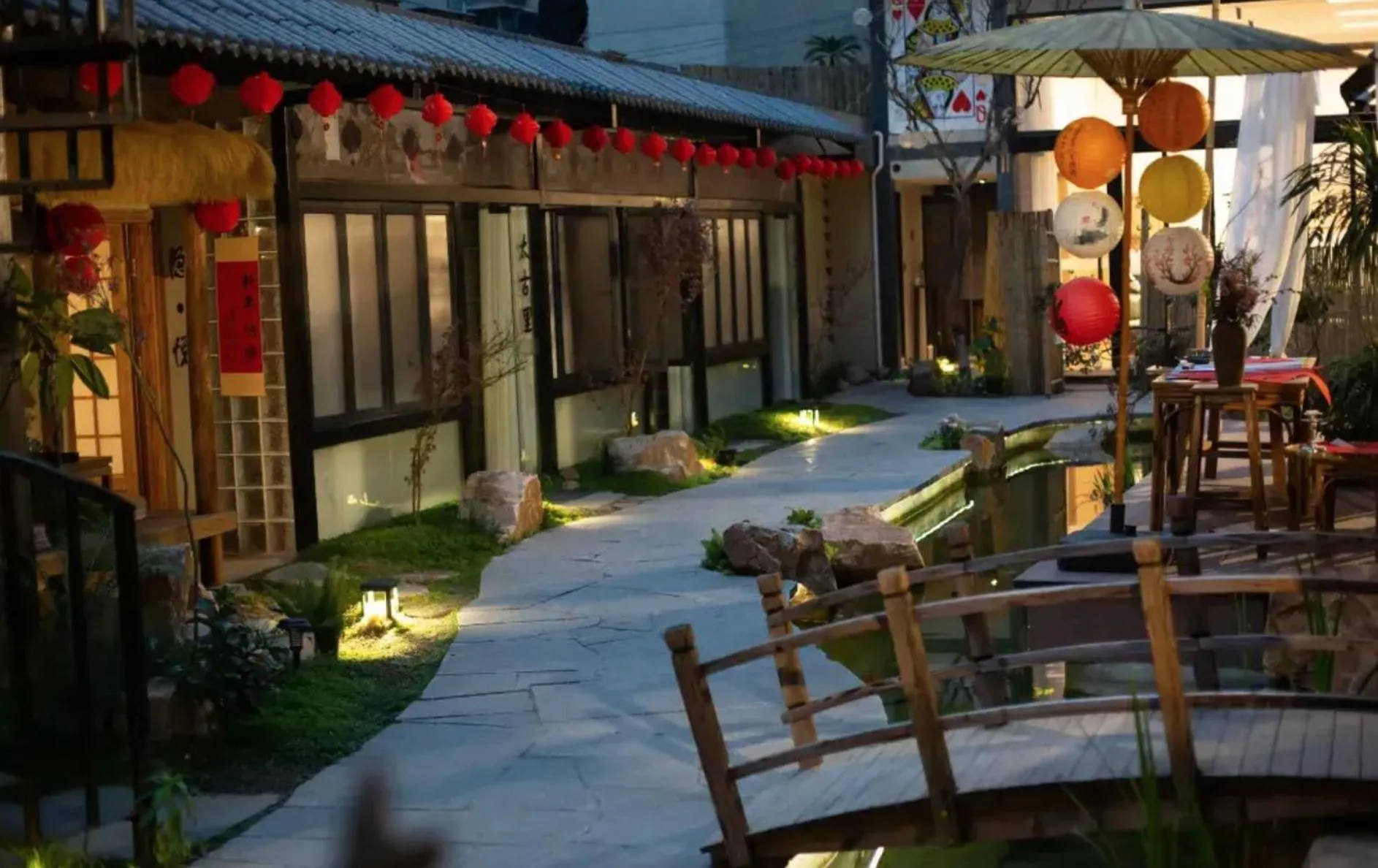 Garden view in The Hidden House Aesthetic Life Courtyard Hotel Kuanzhai Alley People's Park Subway Station Branch