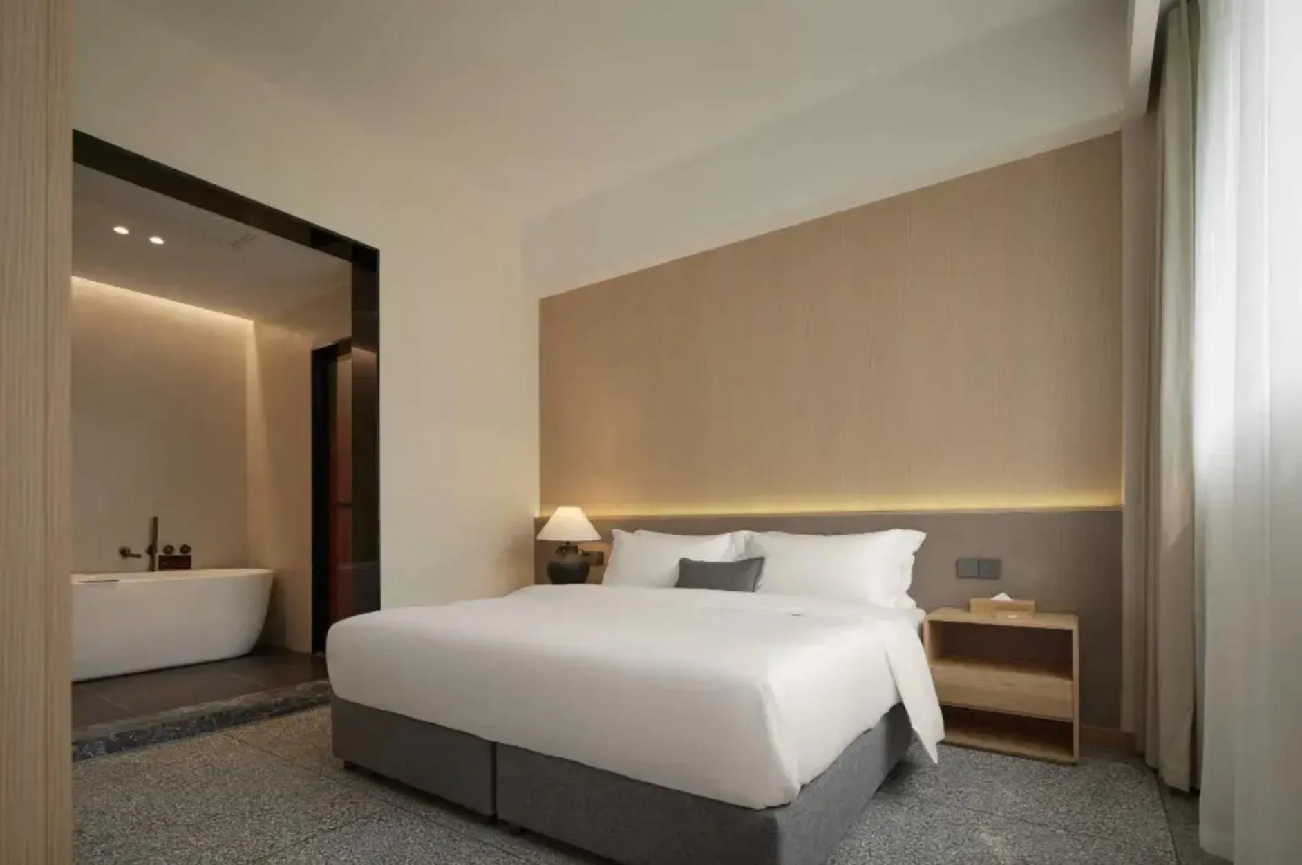 Photo of the whole room, Bed in The Hidden House Aesthetic Life Courtyard Hotel Kuanzhai Alley People's Park Subway Station Branch