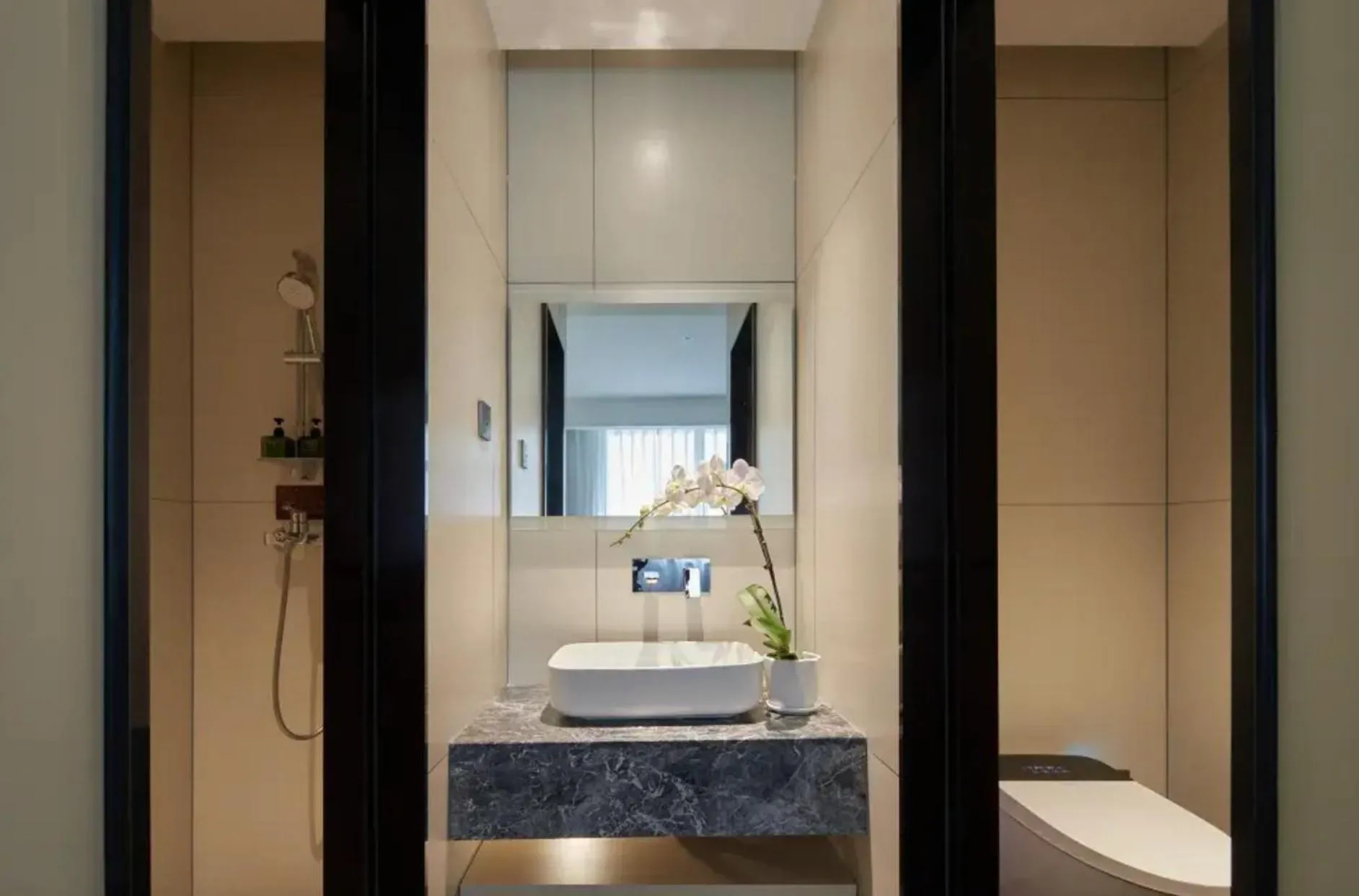 Toilet in The Hidden House Aesthetic Life Courtyard Hotel Kuanzhai Alley People's Park Subway Station Branch