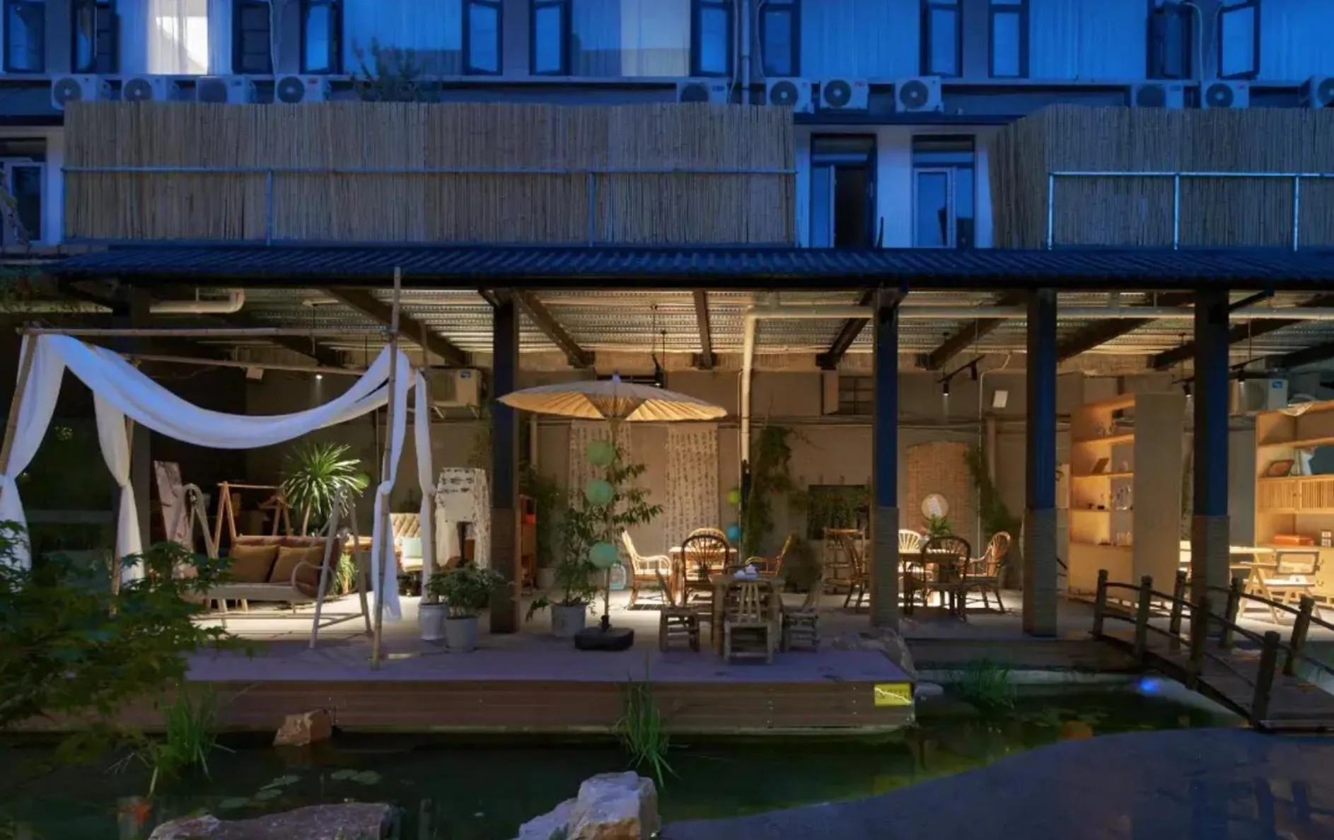 Garden in The Hidden House Aesthetic Life Courtyard Hotel Kuanzhai Alley People's Park Subway Station Branch