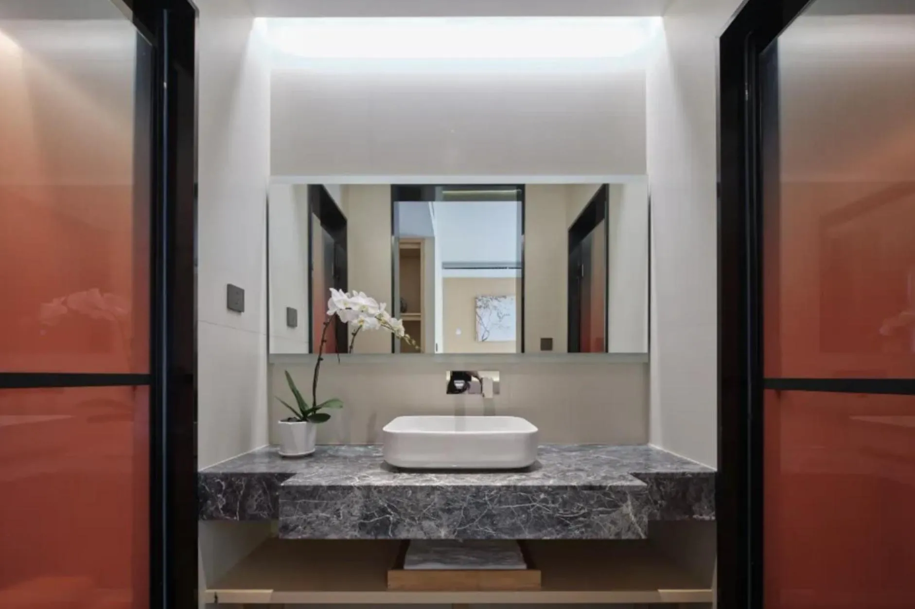 Bathroom in The Hidden House Aesthetic Life Courtyard Hotel Kuanzhai Alley People's Park Subway Station Branch