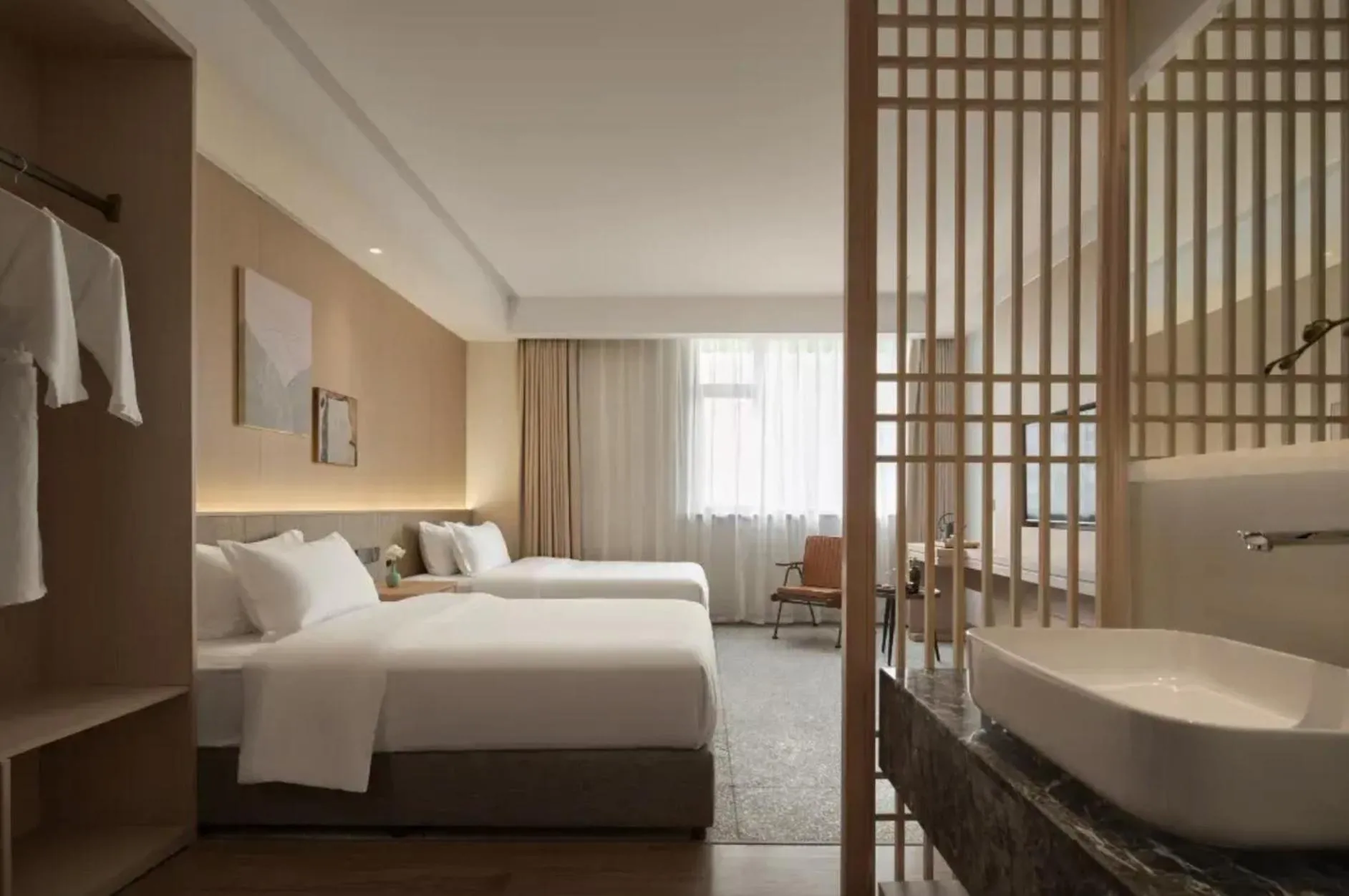 Photo of the whole room, Bed in The Hidden House Aesthetic Life Courtyard Hotel Kuanzhai Alley People's Park Subway Station Branch