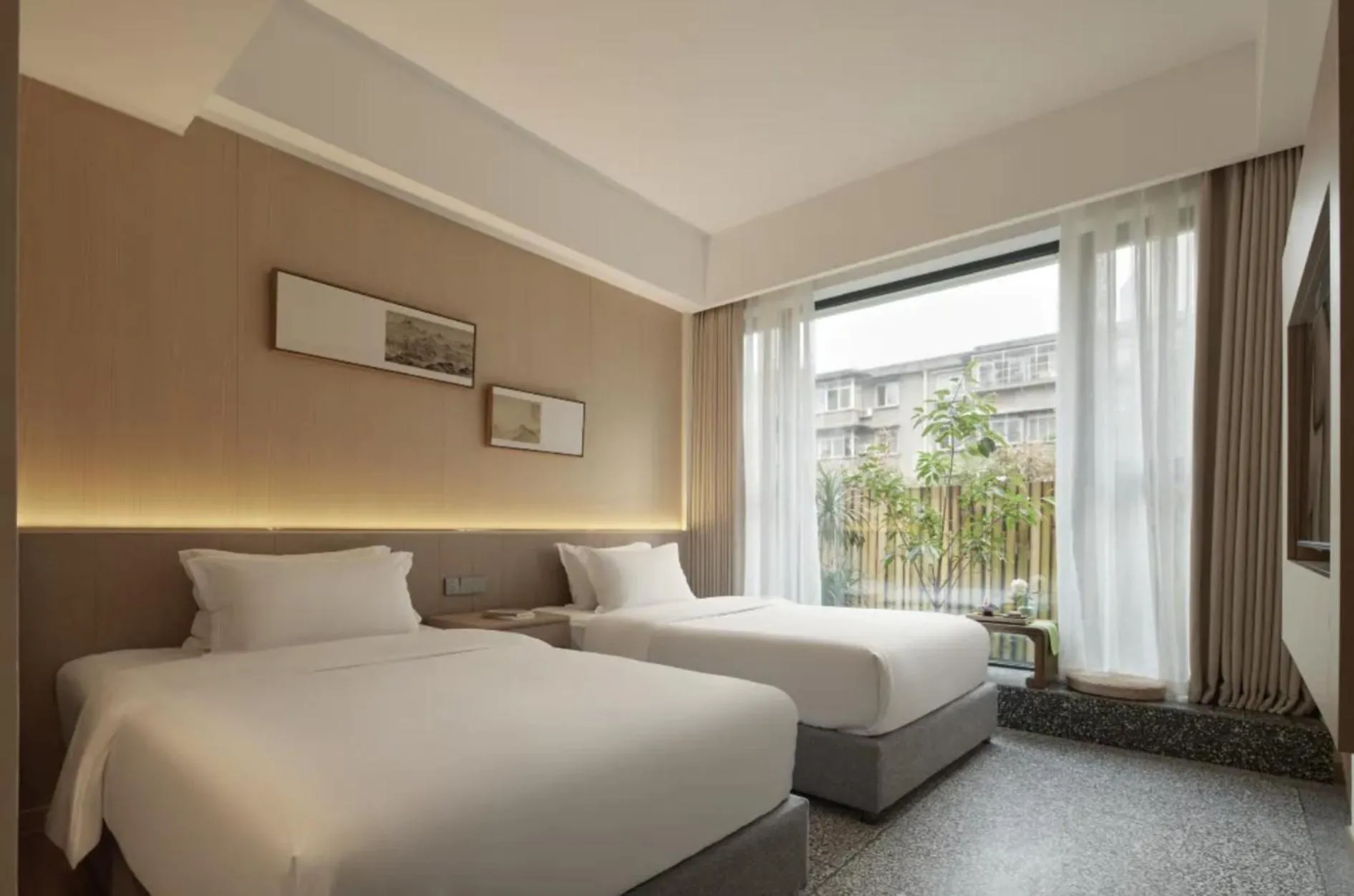 Photo of the whole room, Bed in The Hidden House Aesthetic Life Courtyard Hotel Kuanzhai Alley People's Park Subway Station Branch