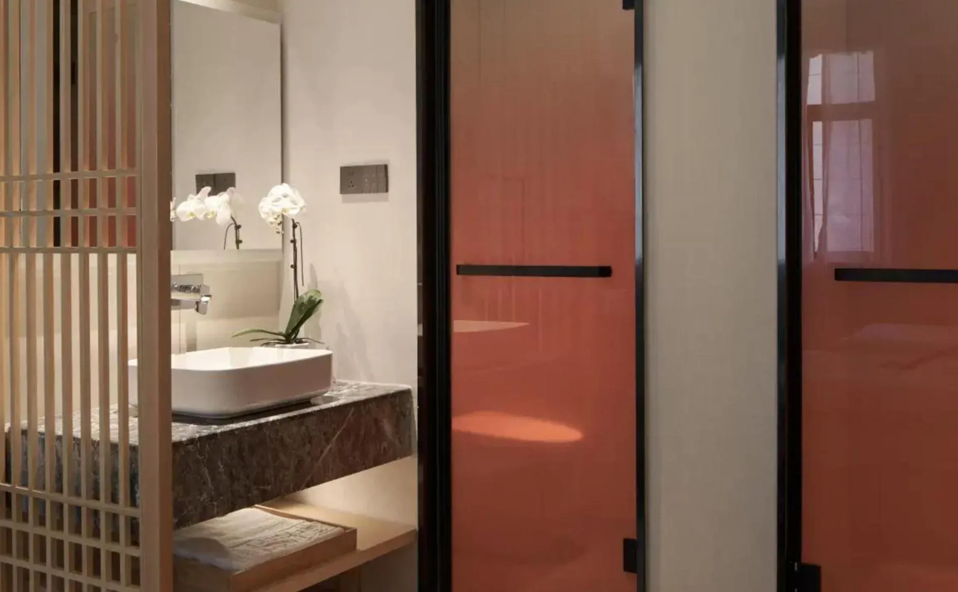 Bathroom in The Hidden House Aesthetic Life Courtyard Hotel Kuanzhai Alley People's Park Subway Station Branch