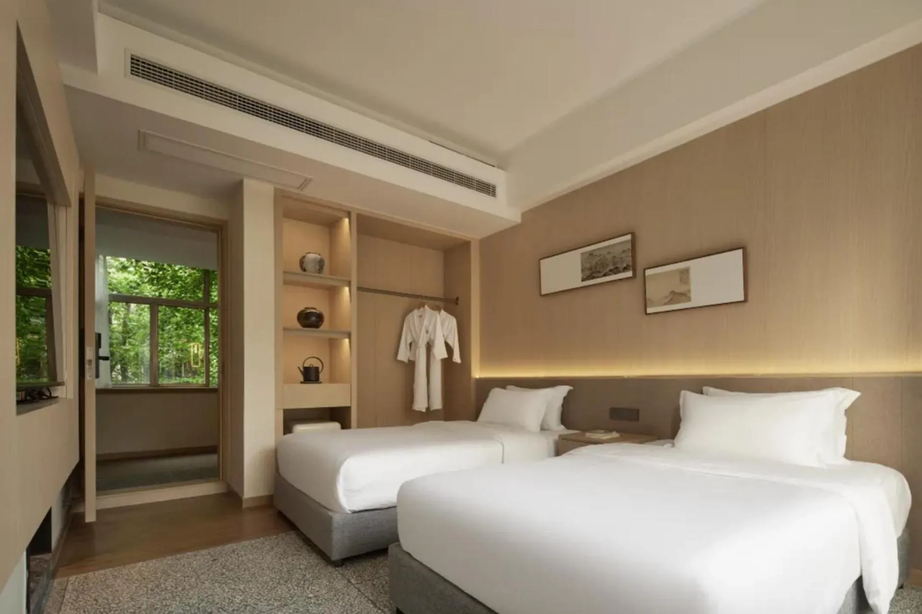 Photo of the whole room, Bed in The Hidden House Aesthetic Life Courtyard Hotel Kuanzhai Alley People's Park Subway Station Branch