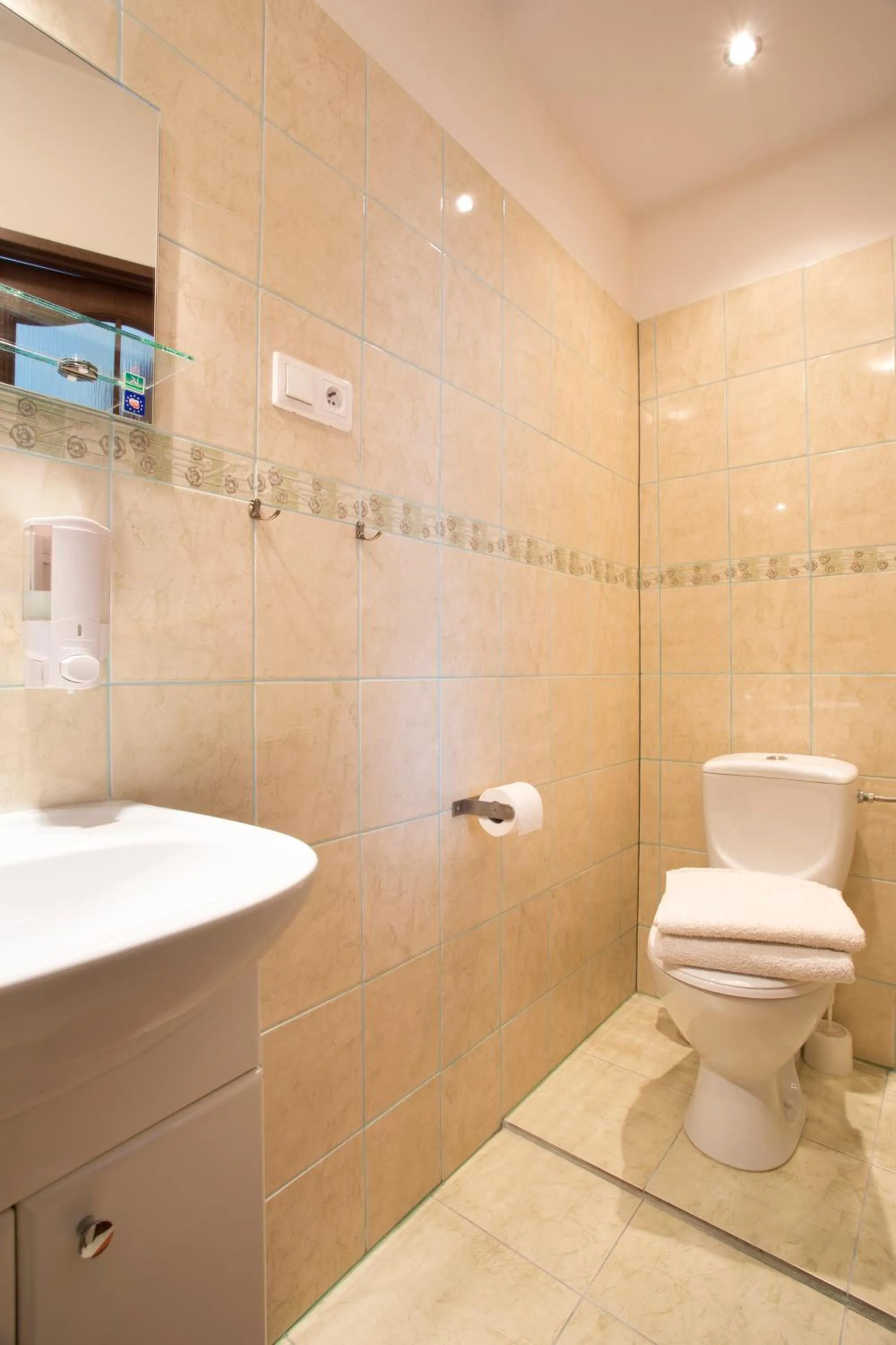 Toilet in Krakow Townhouse