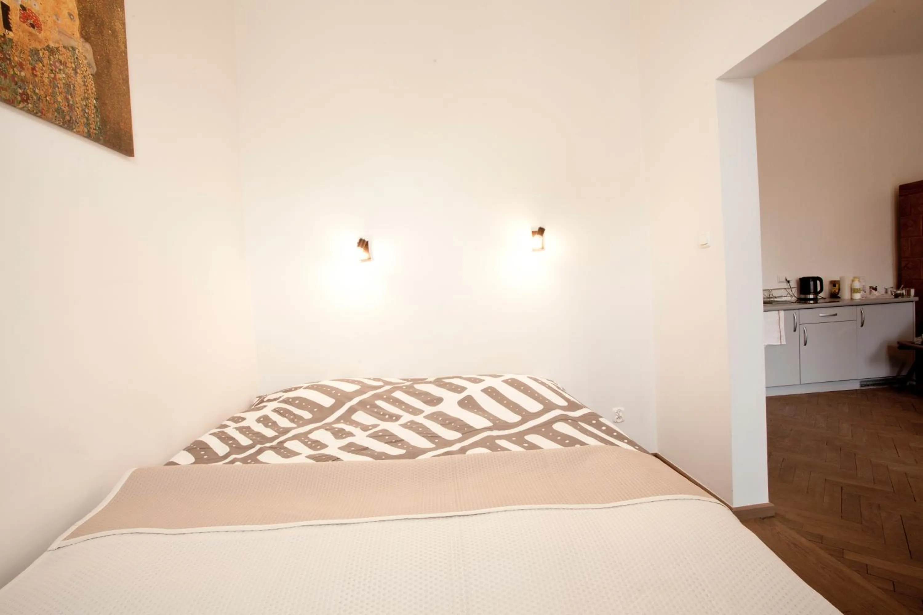 Kitchen or kitchenette, Bed in Krakow Townhouse