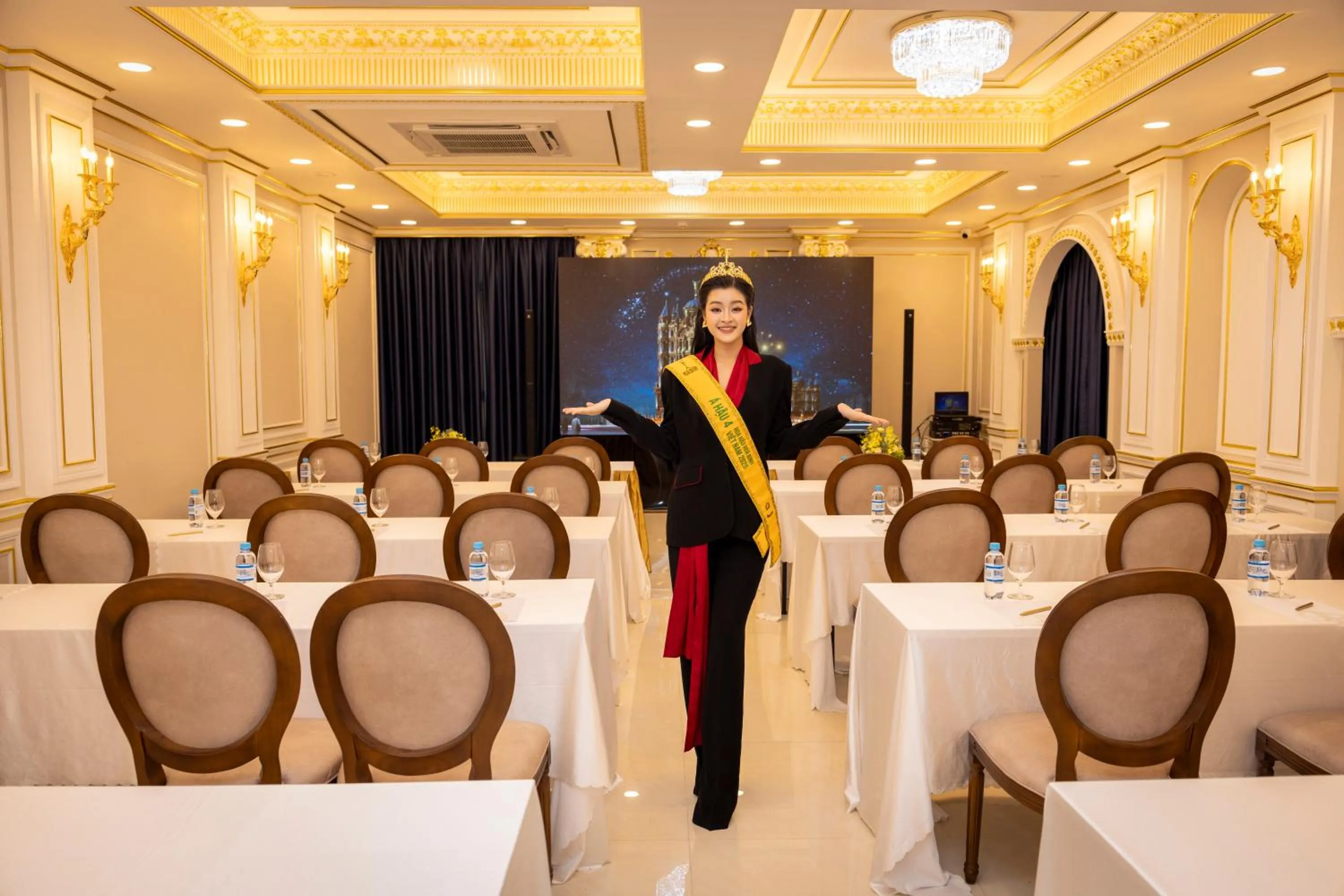 Meeting/conference room in LaChateau