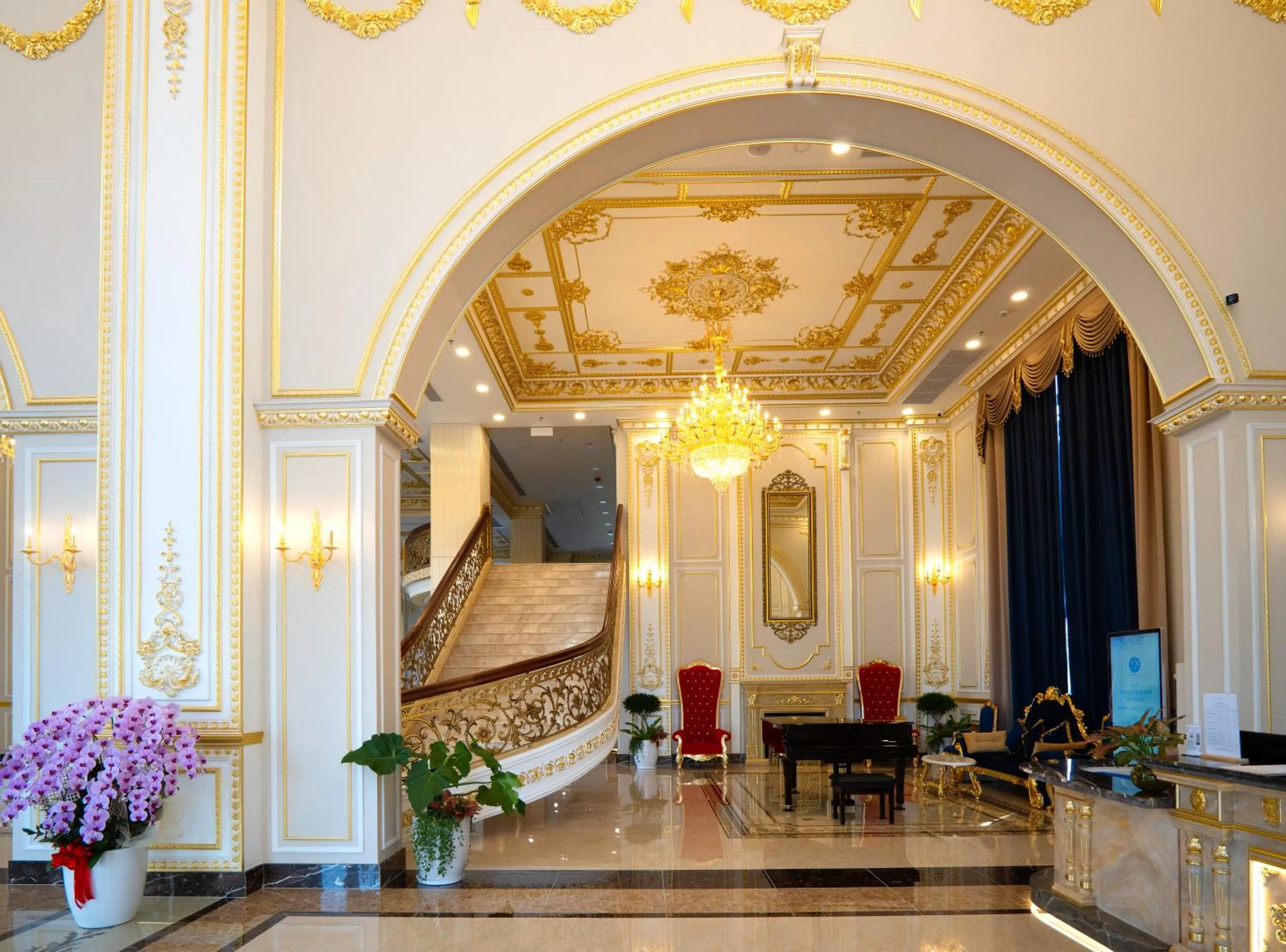 Communal lounge/ TV room in LaChateau