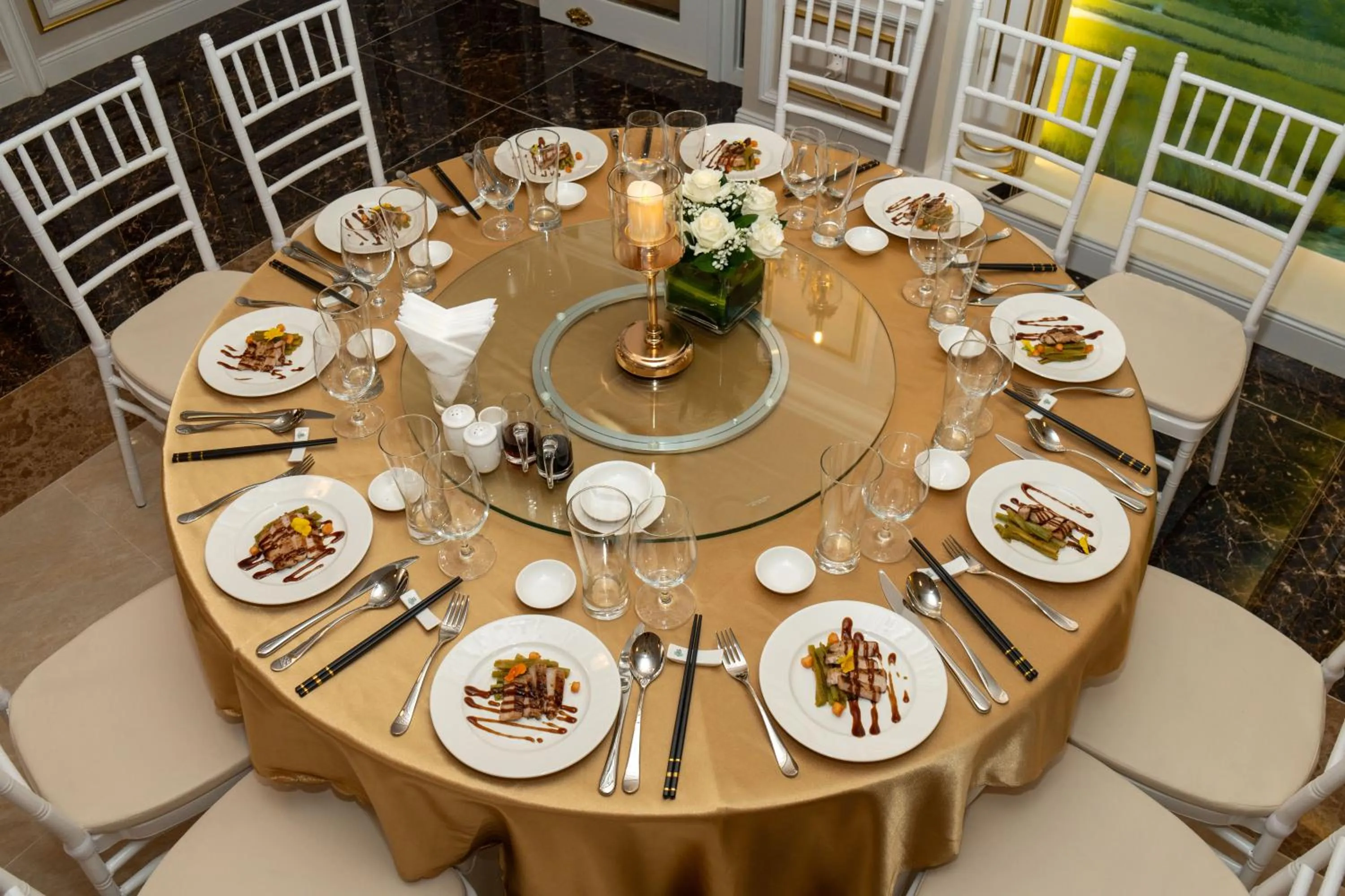 Restaurant/places to eat in LaChateau